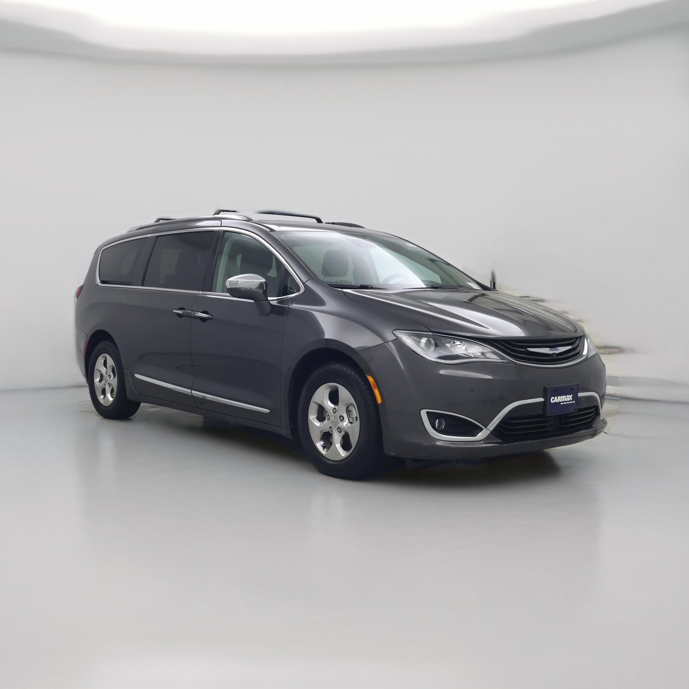 Thumbnail: 2018 Chrysler Pacifica - 1