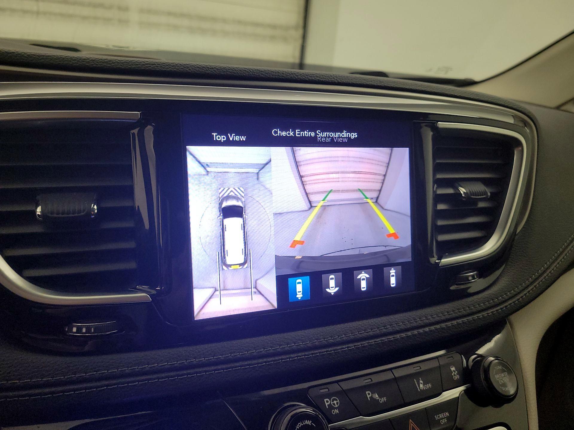 Thumbnail: 2018 Chrysler Pacifica - 15