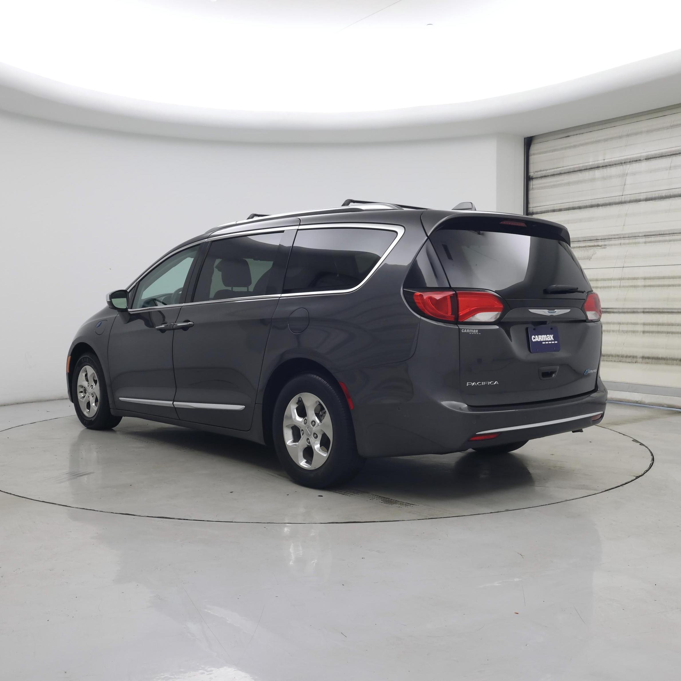 Thumbnail: 2018 Chrysler Pacifica - 2