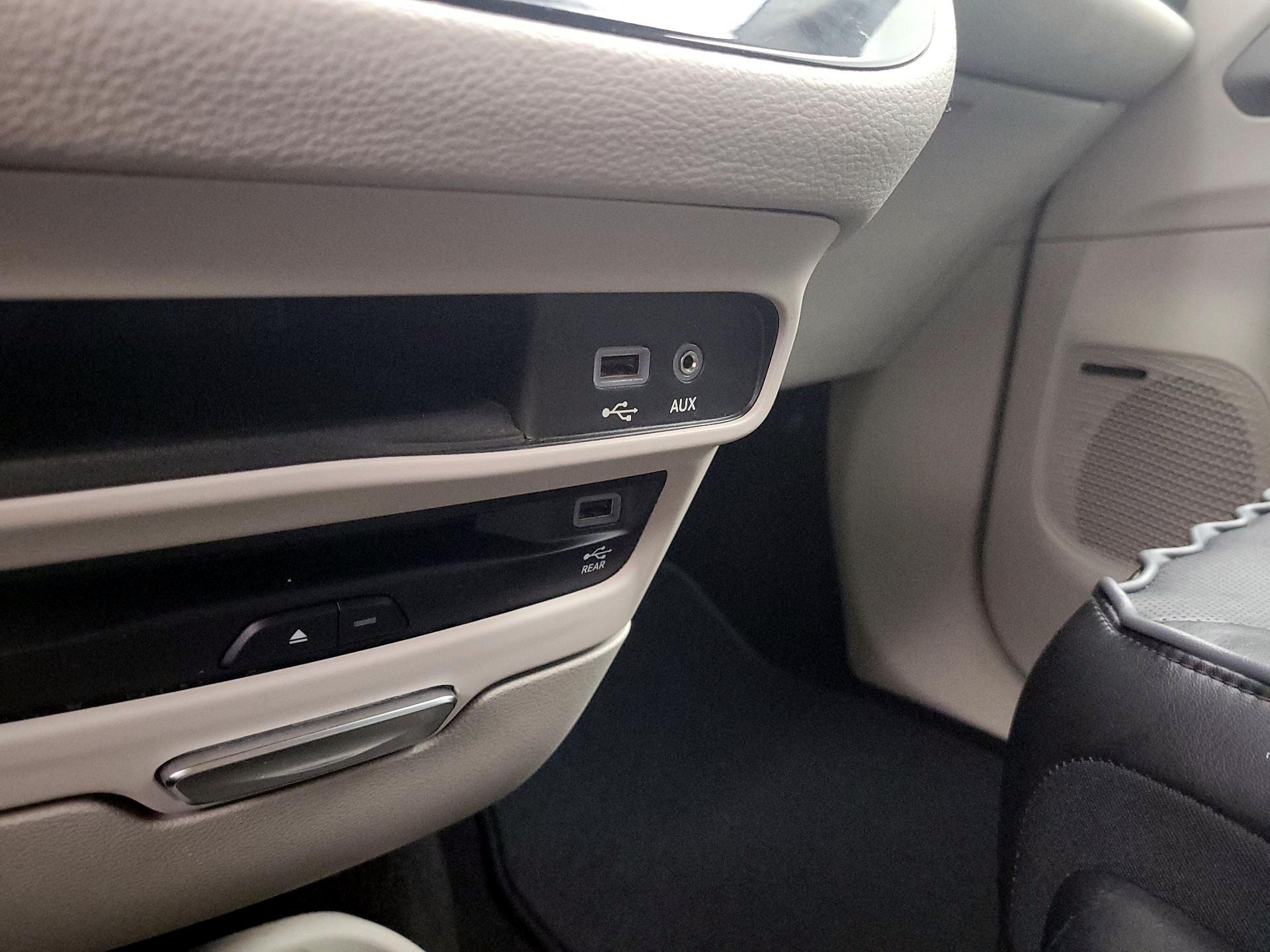 Thumbnail: 2018 Chrysler Pacifica - 19