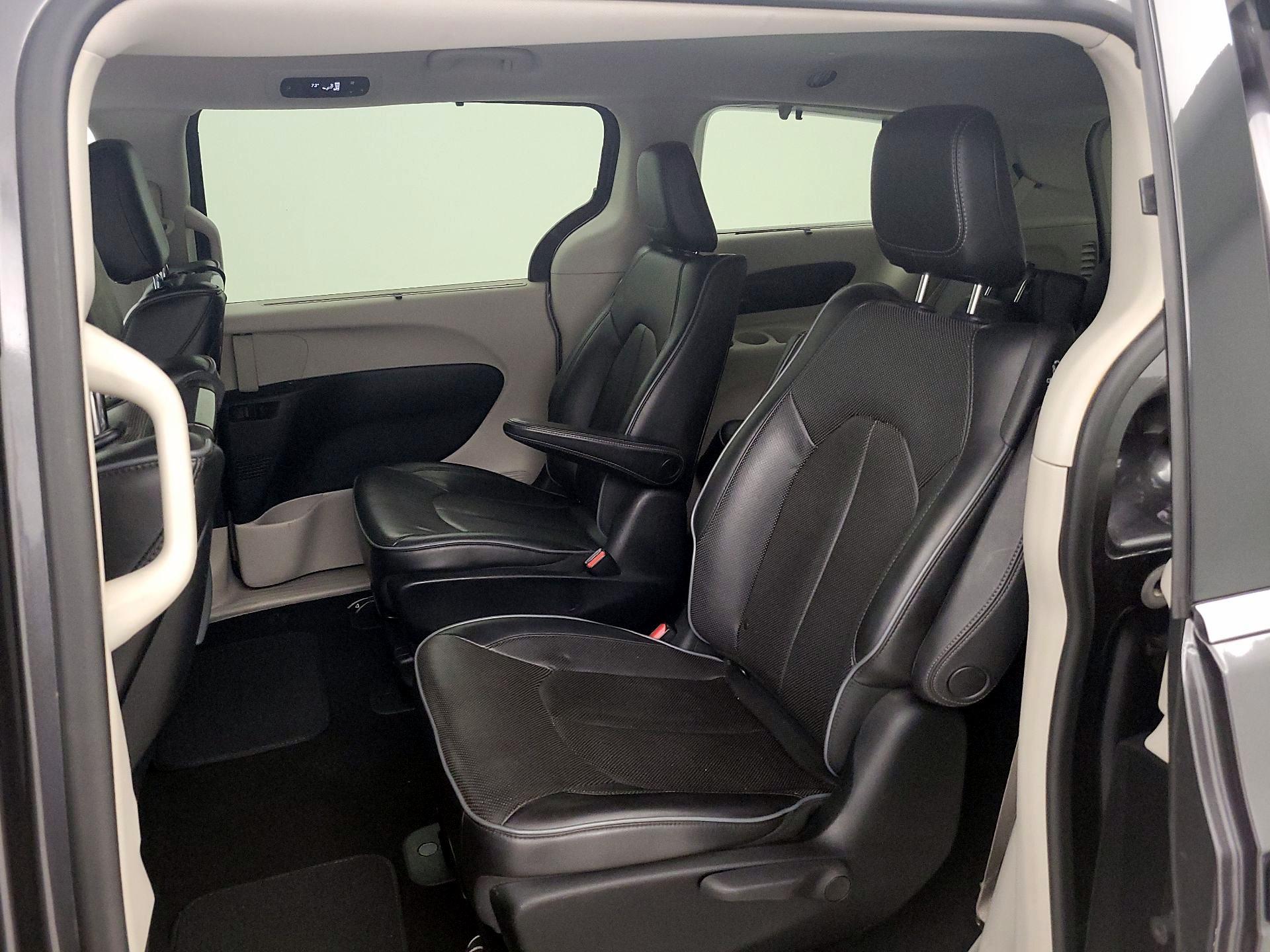 Thumbnail: 2018 Chrysler Pacifica - 20