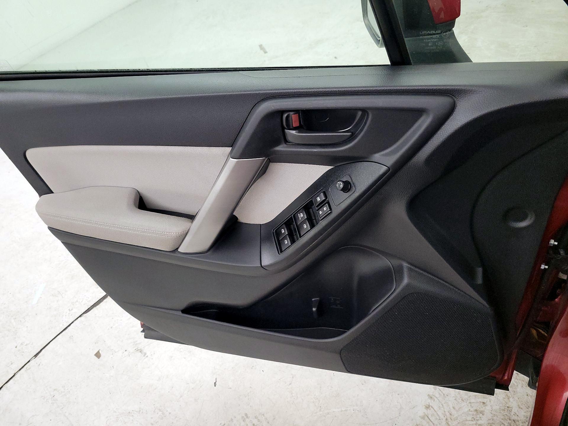 Thumbnail: 2015 Subaru Forester - 12