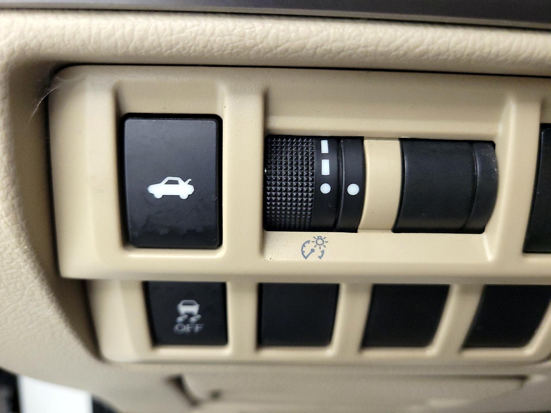 Thumbnail: 2015 Subaru Legacy - 13