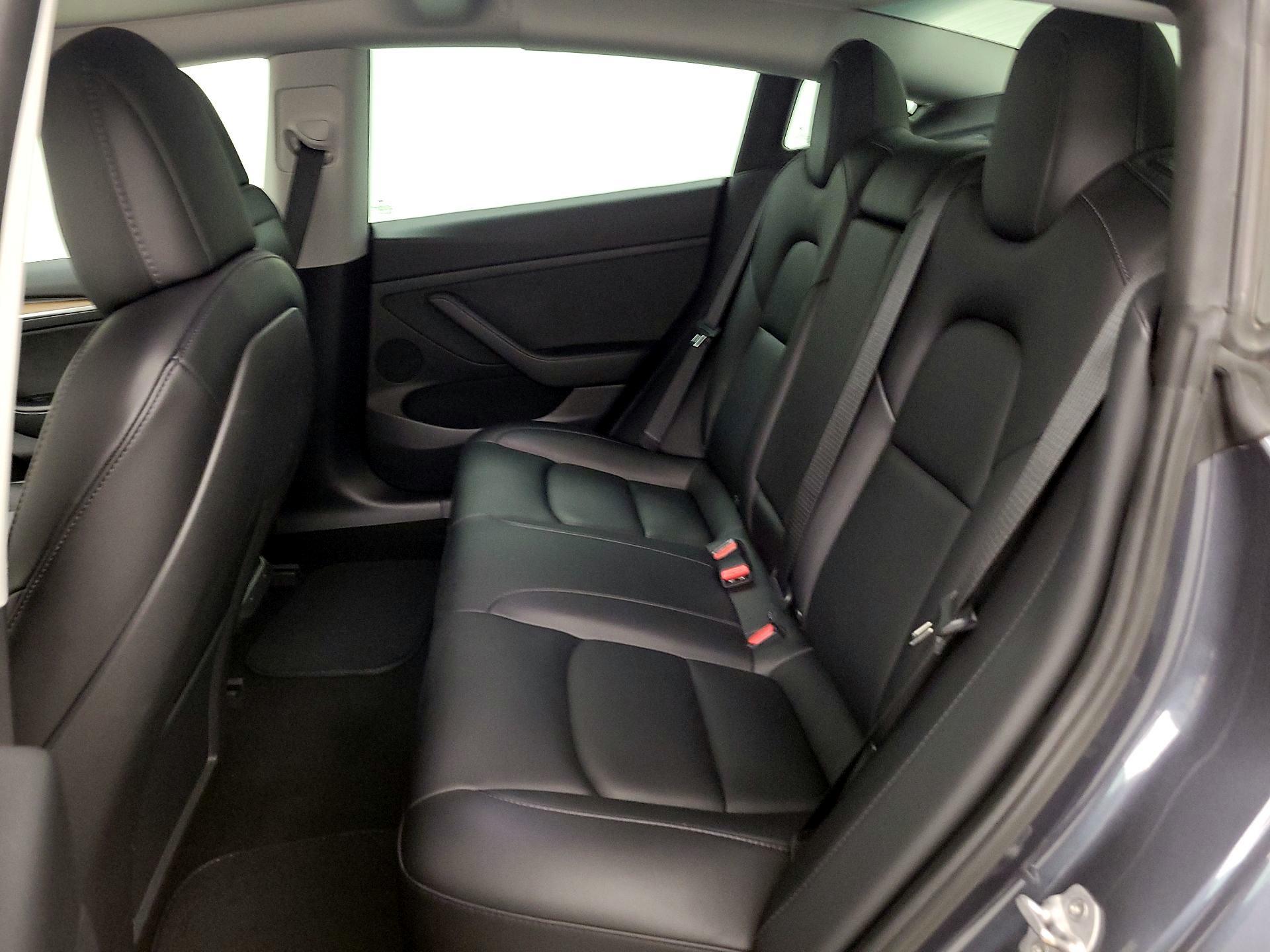 Thumbnail: 2021 Tesla Model 3 - 17