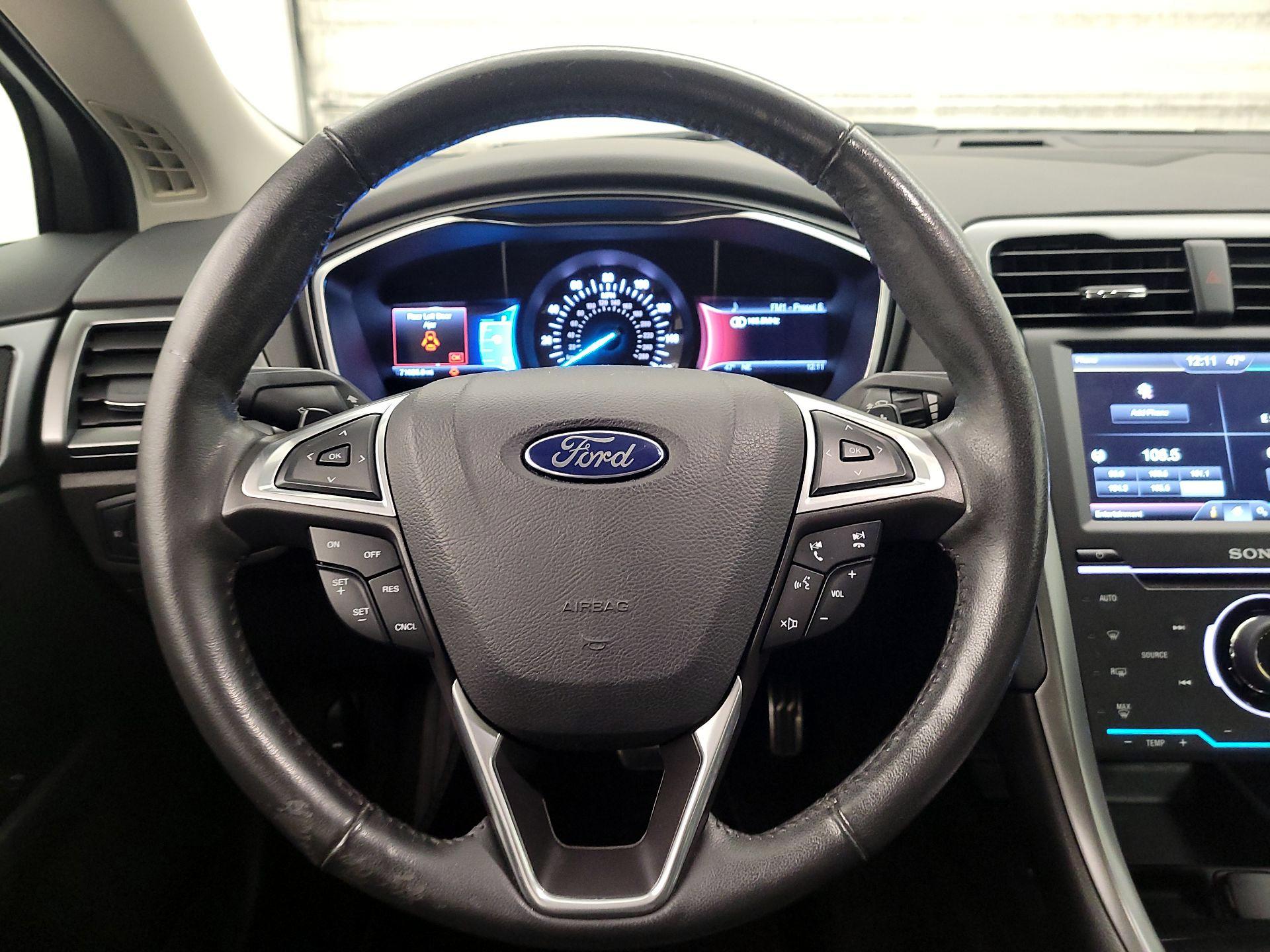 Thumbnail: 2014 Ford Fusion - 10