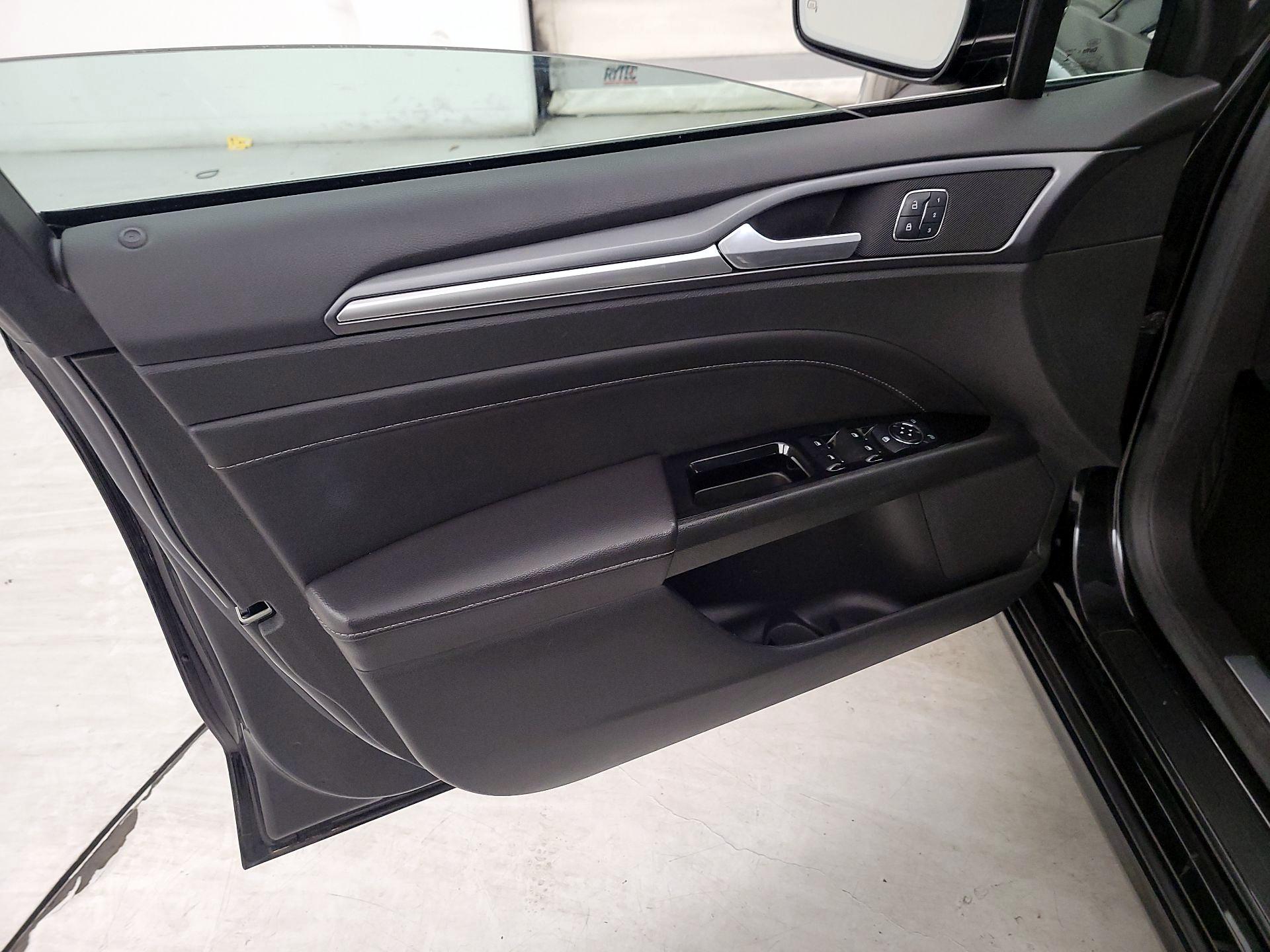 Thumbnail: 2014 Ford Fusion - 12