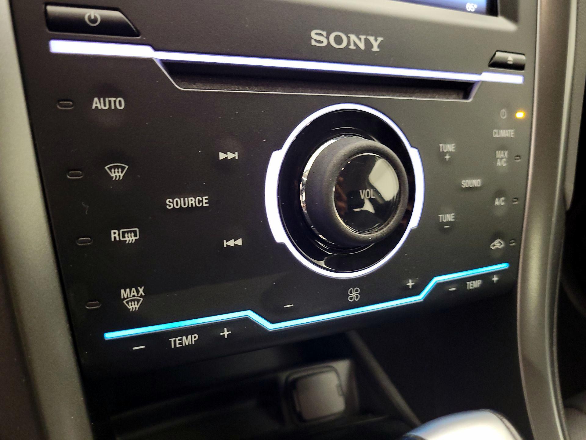 Thumbnail: 2014 Ford Fusion - 15