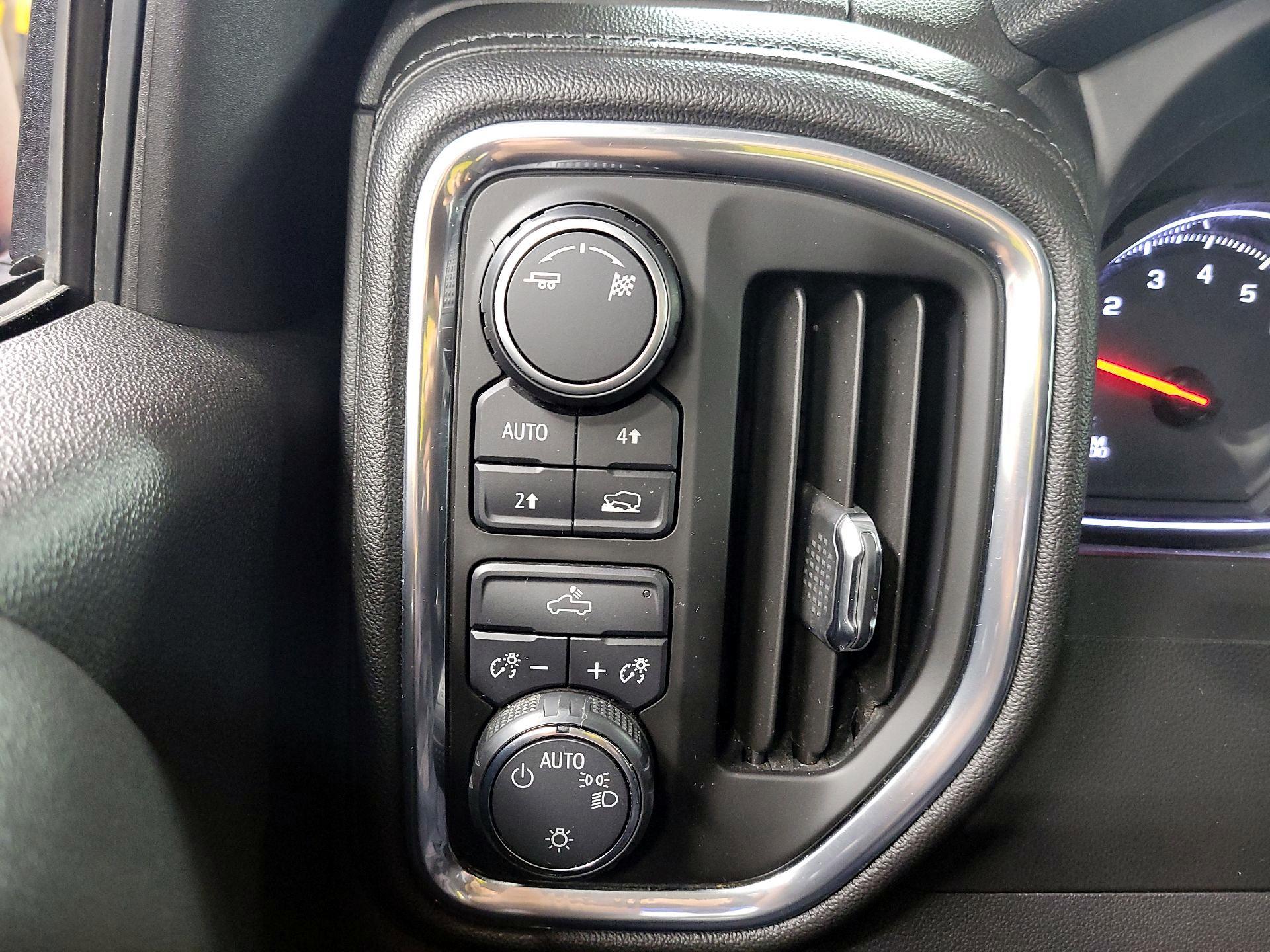 Thumbnail: 2019 Chevrolet Silverado 1500 - 13