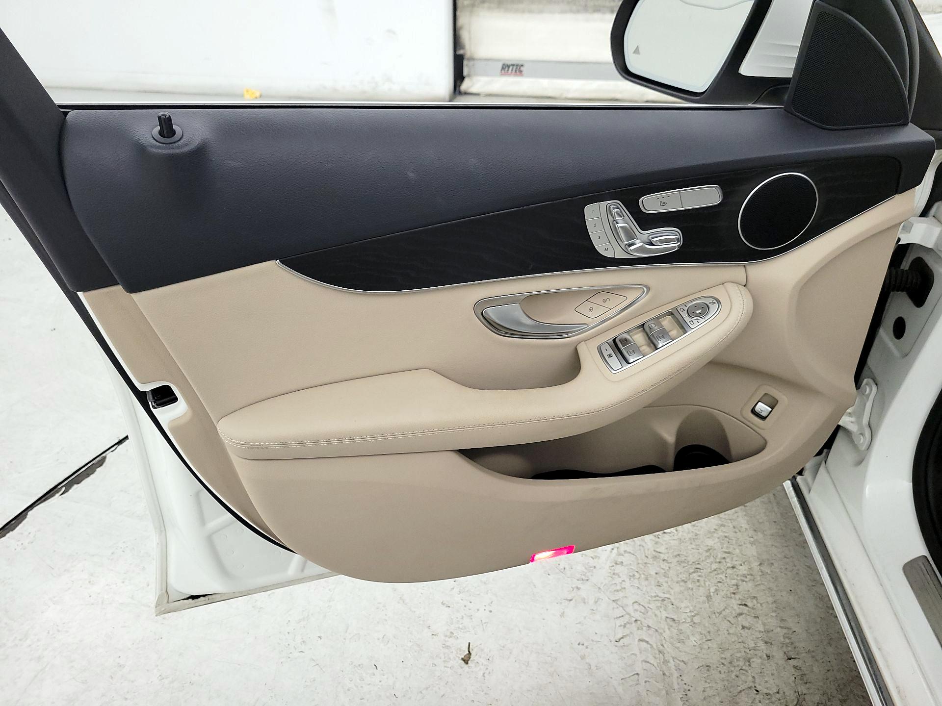 Thumbnail: 2017 Mercedes-Benz C-Class - 12