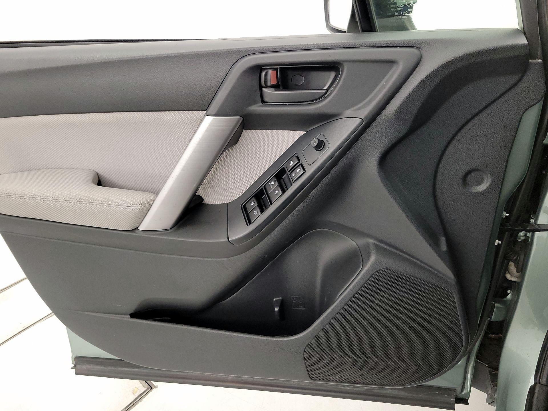 Thumbnail: 2015 Subaru Forester - 12