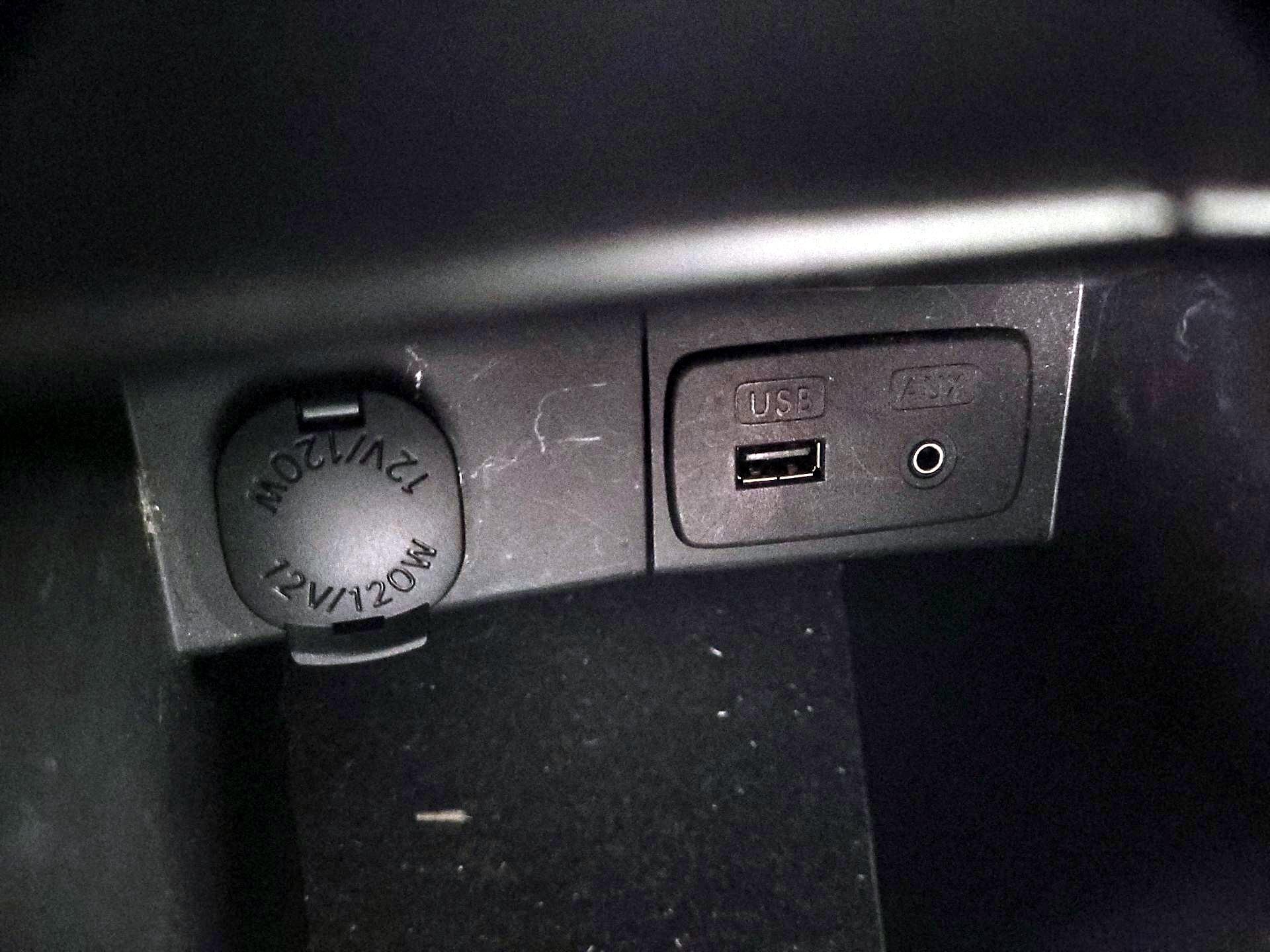 Thumbnail: 2015 Subaru Forester - 17