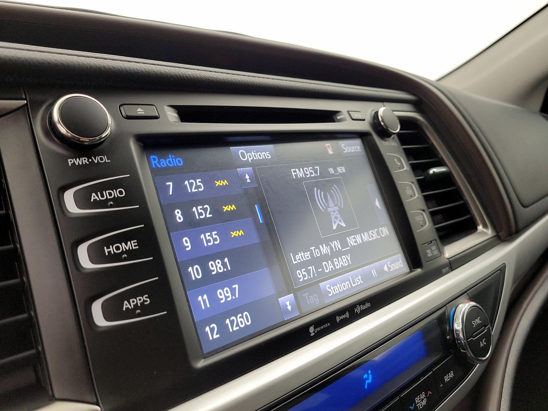 Thumbnail: 2018 Toyota Highlander - 15