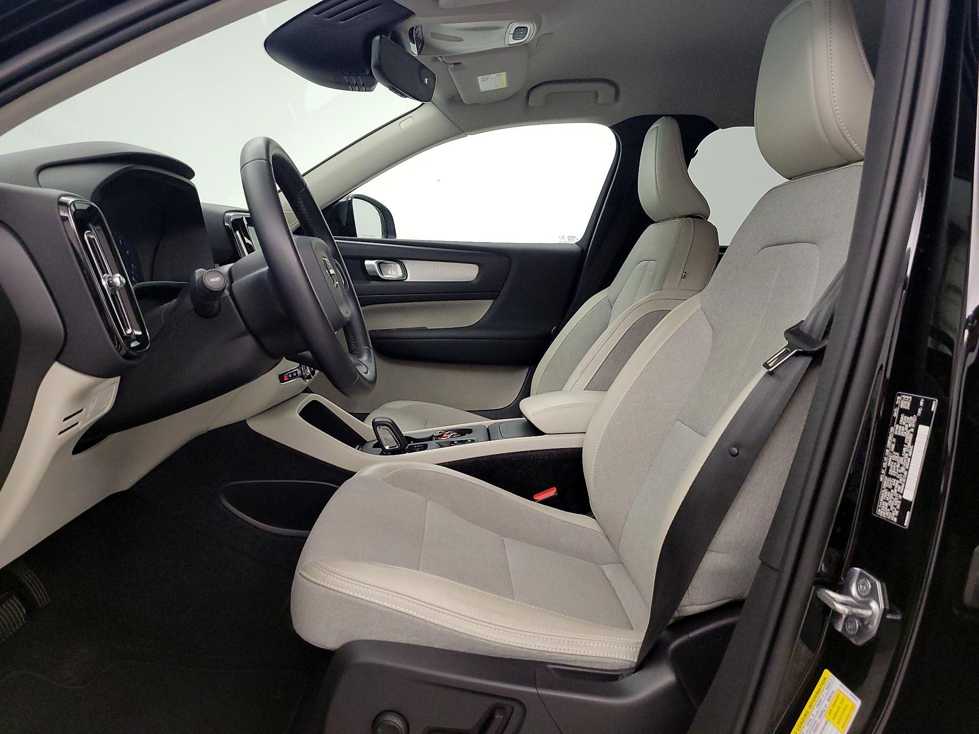 Thumbnail: 2020 Volvo XC40 - 11