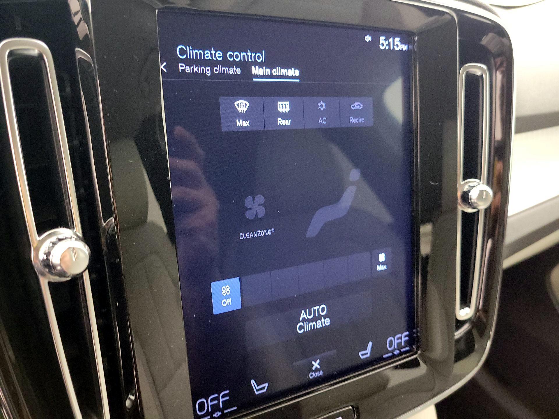 Thumbnail: 2020 Volvo XC40 - 16