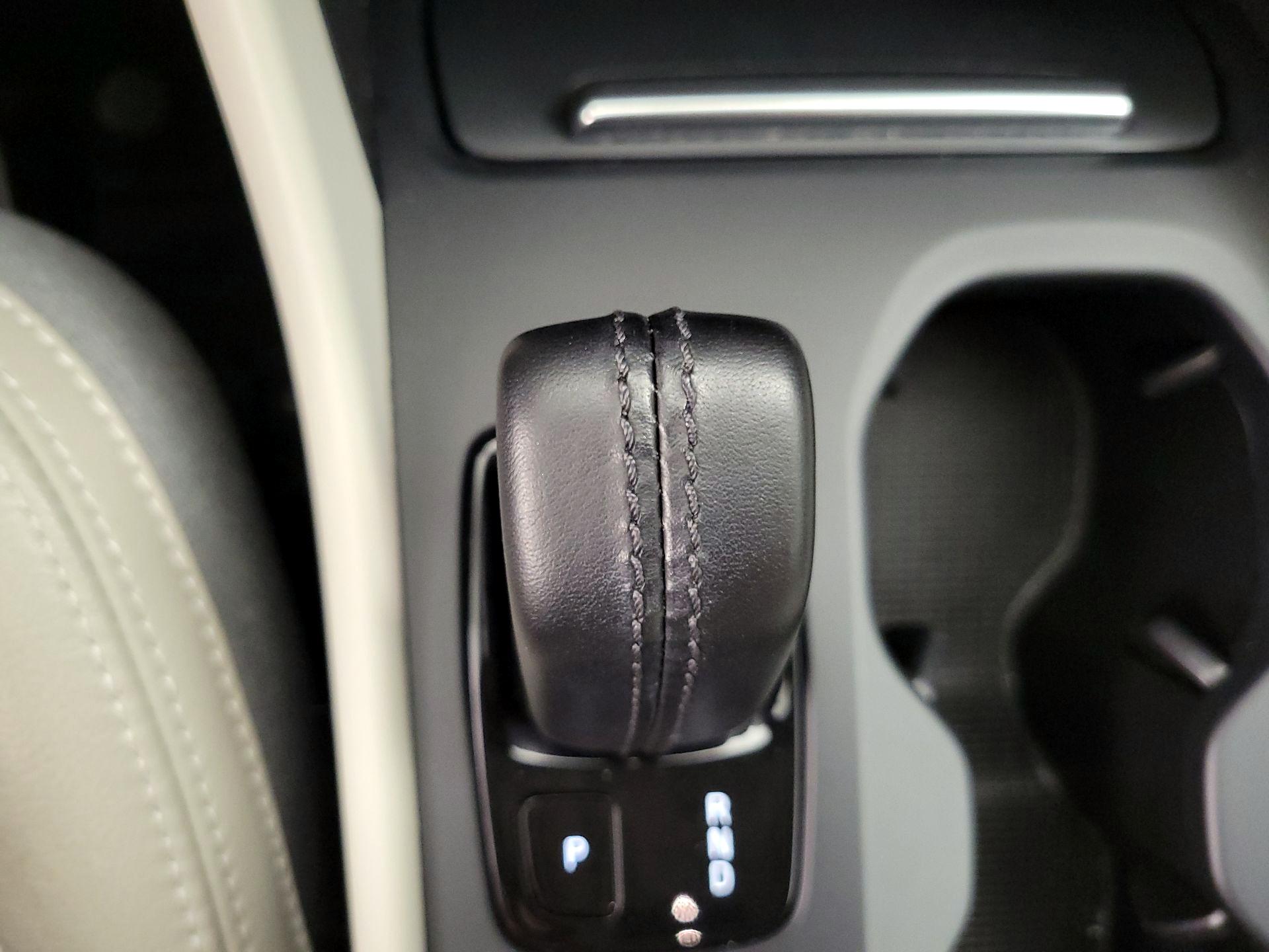 Thumbnail: 2020 Volvo XC40 - 17