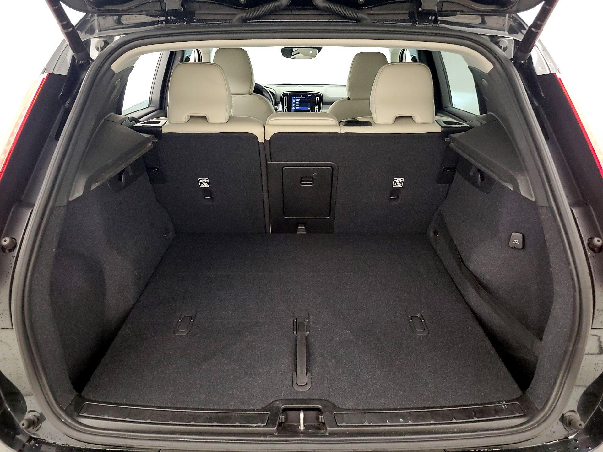 Thumbnail: 2020 Volvo XC40 - 19