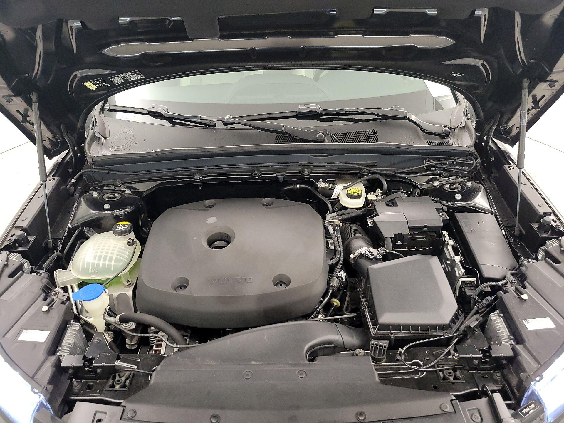 Thumbnail: 2020 Volvo XC40 - 20