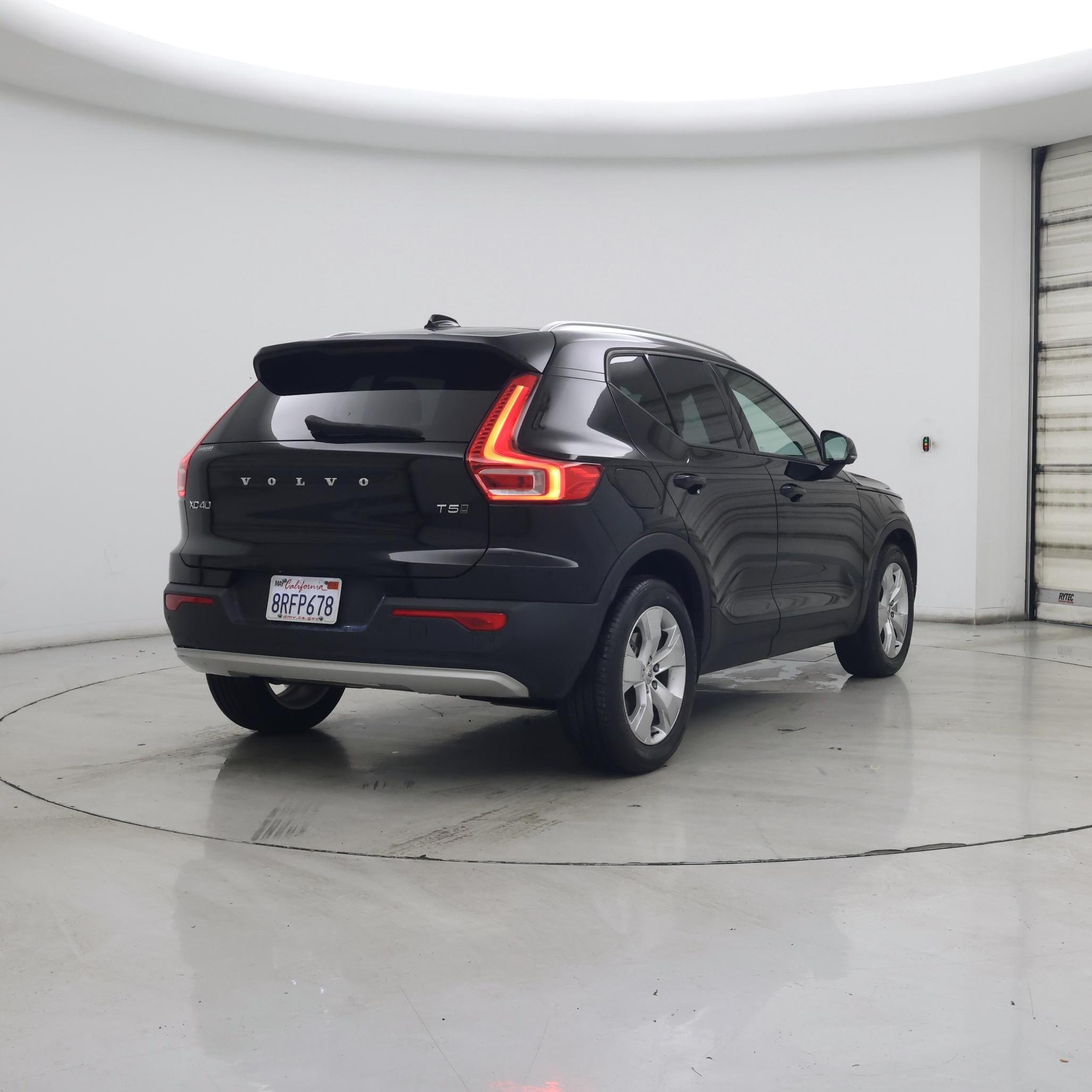 Thumbnail: 2020 Volvo XC40 - 8