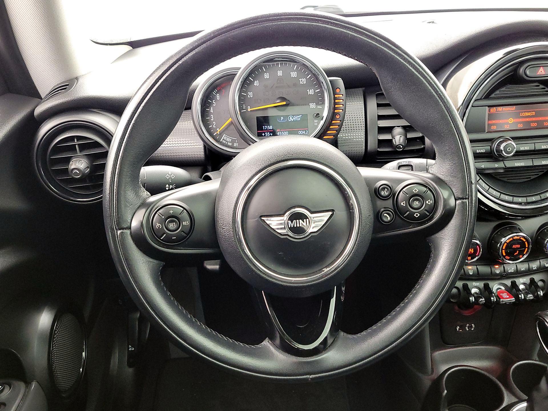 Thumbnail: 2015 MINI Cooper Hardtop - 10