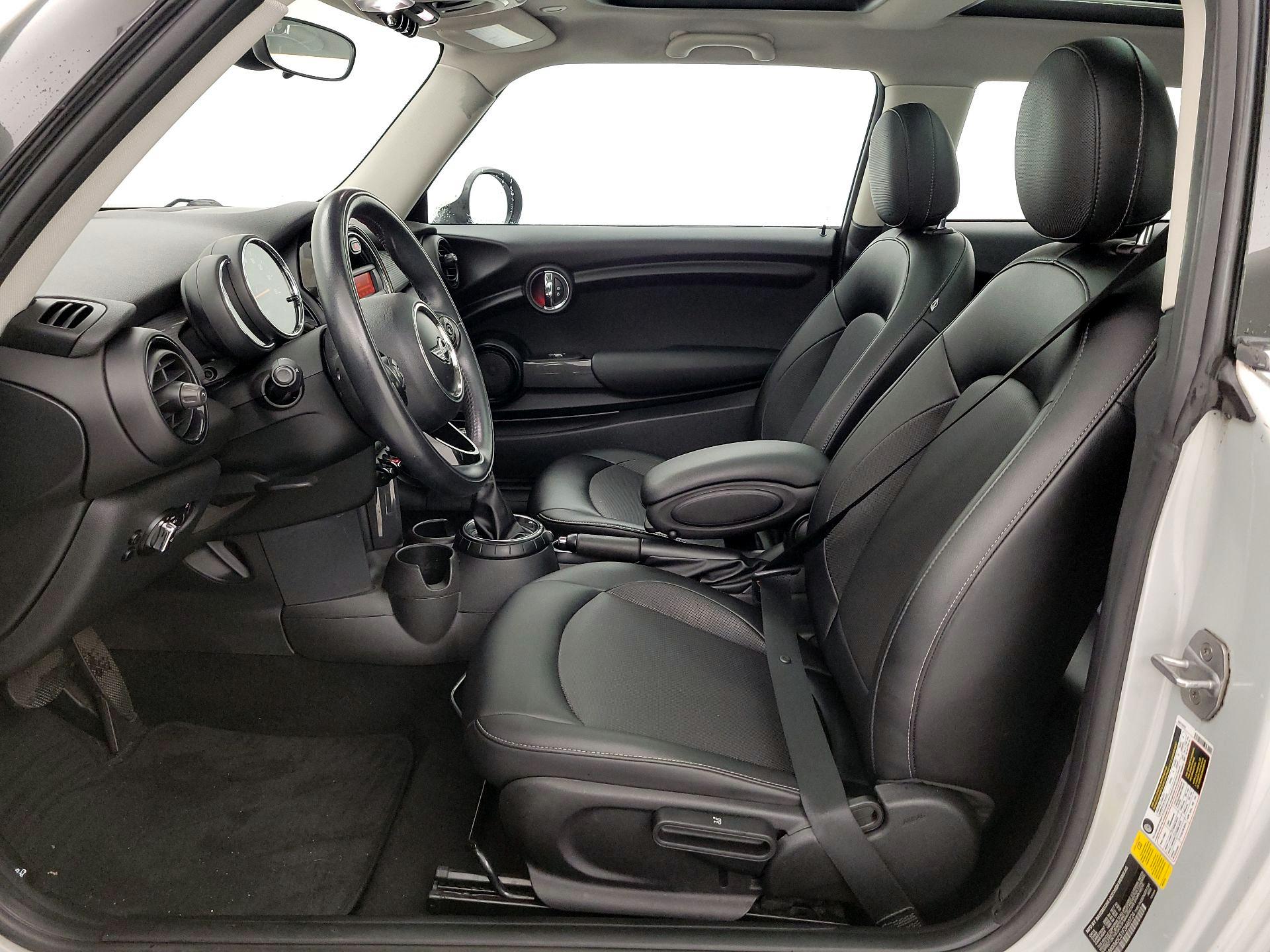 Thumbnail: 2015 MINI Cooper Hardtop - 11