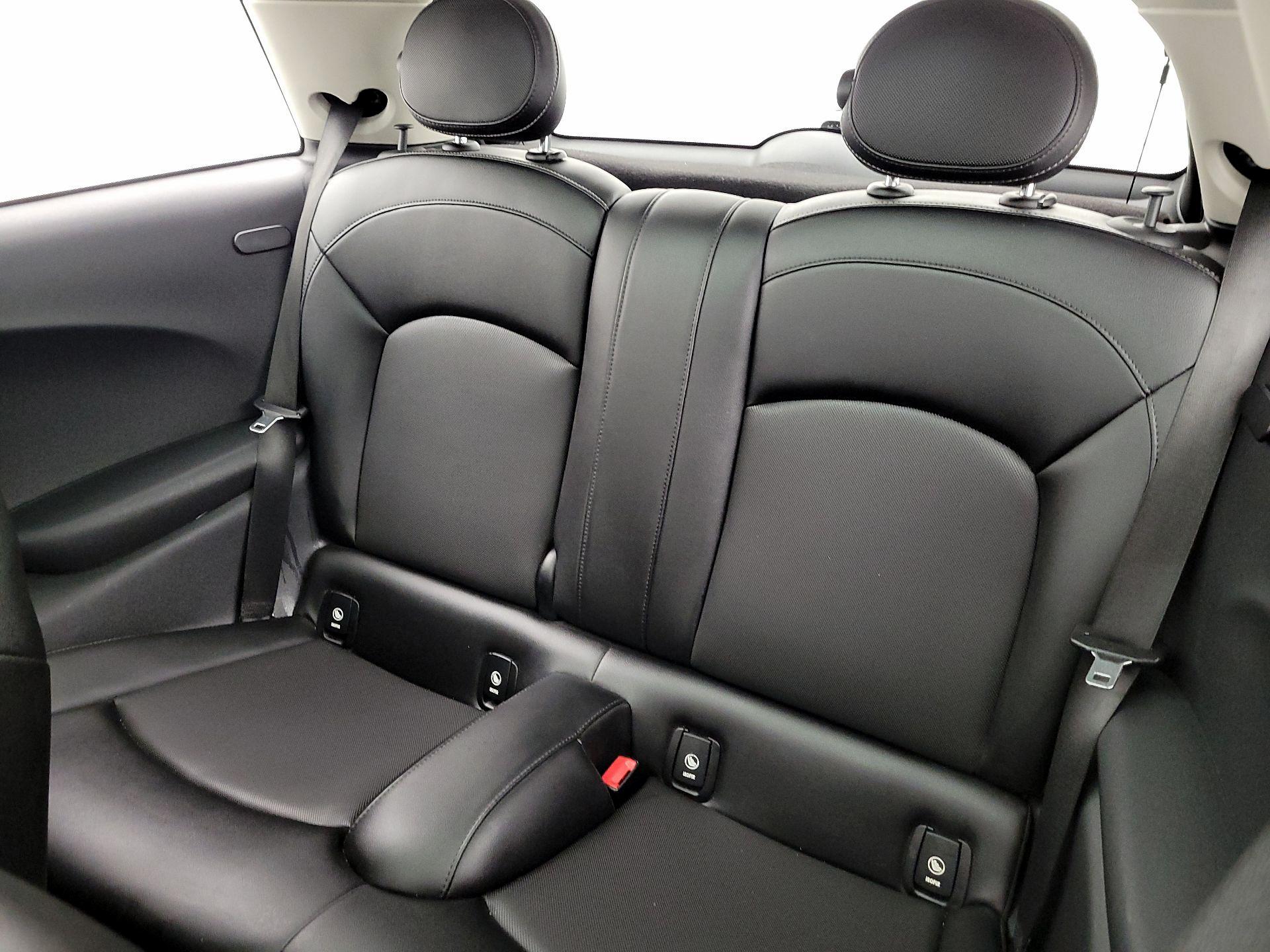 Thumbnail: 2015 MINI Cooper Hardtop - 19