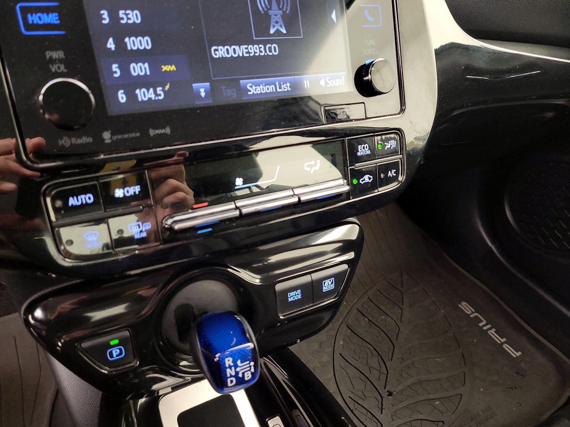 Thumbnail: 2016 Toyota Prius - 16