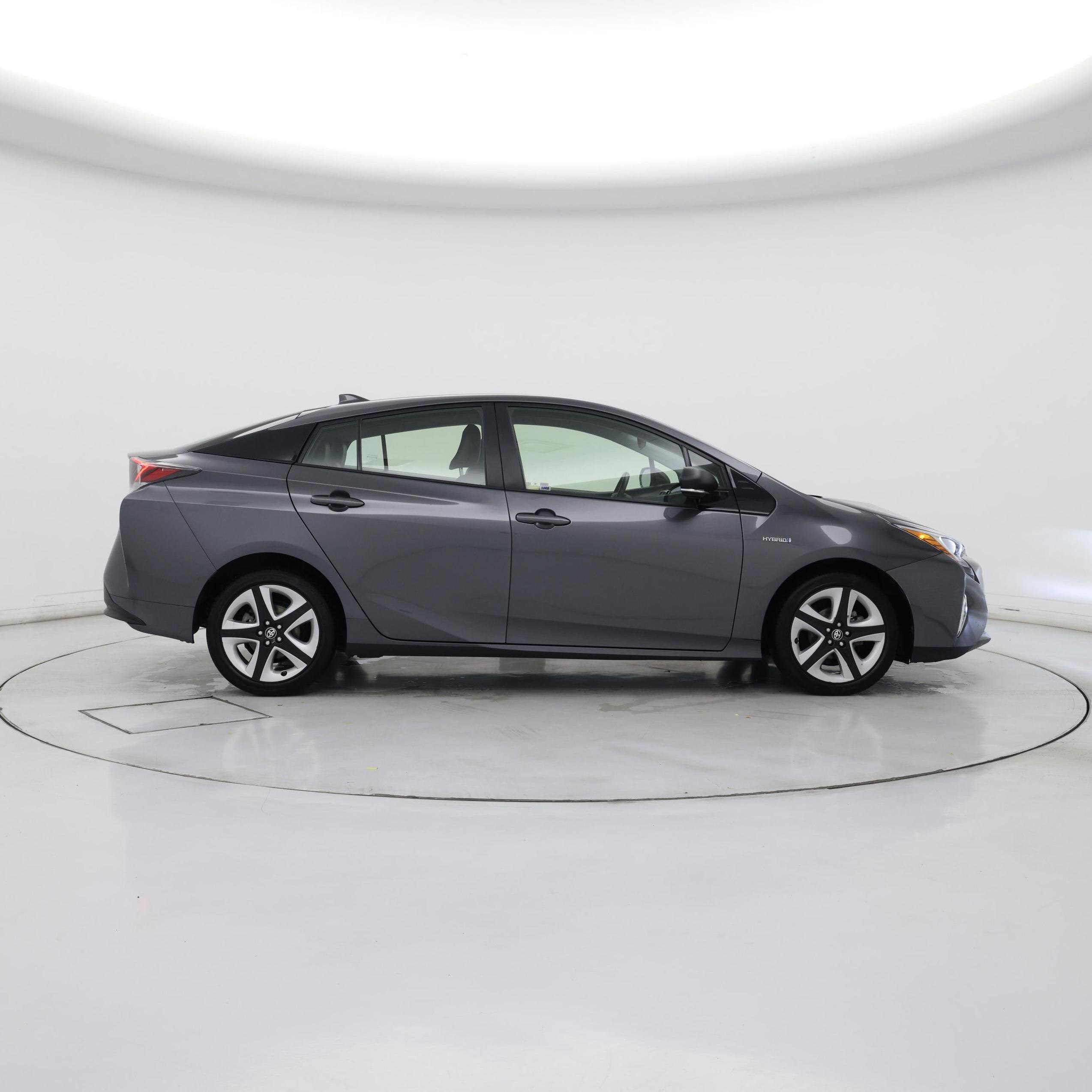 Thumbnail: 2016 Toyota Prius - 7