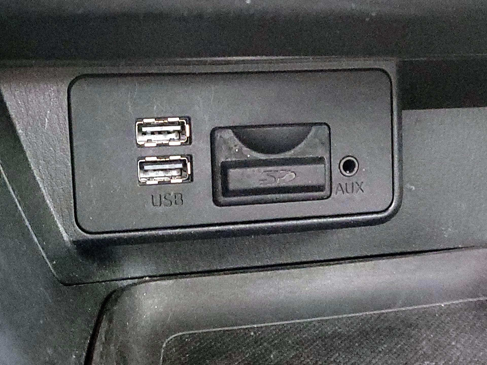 Thumbnail: 2016 Mazda Mazda3 - 17