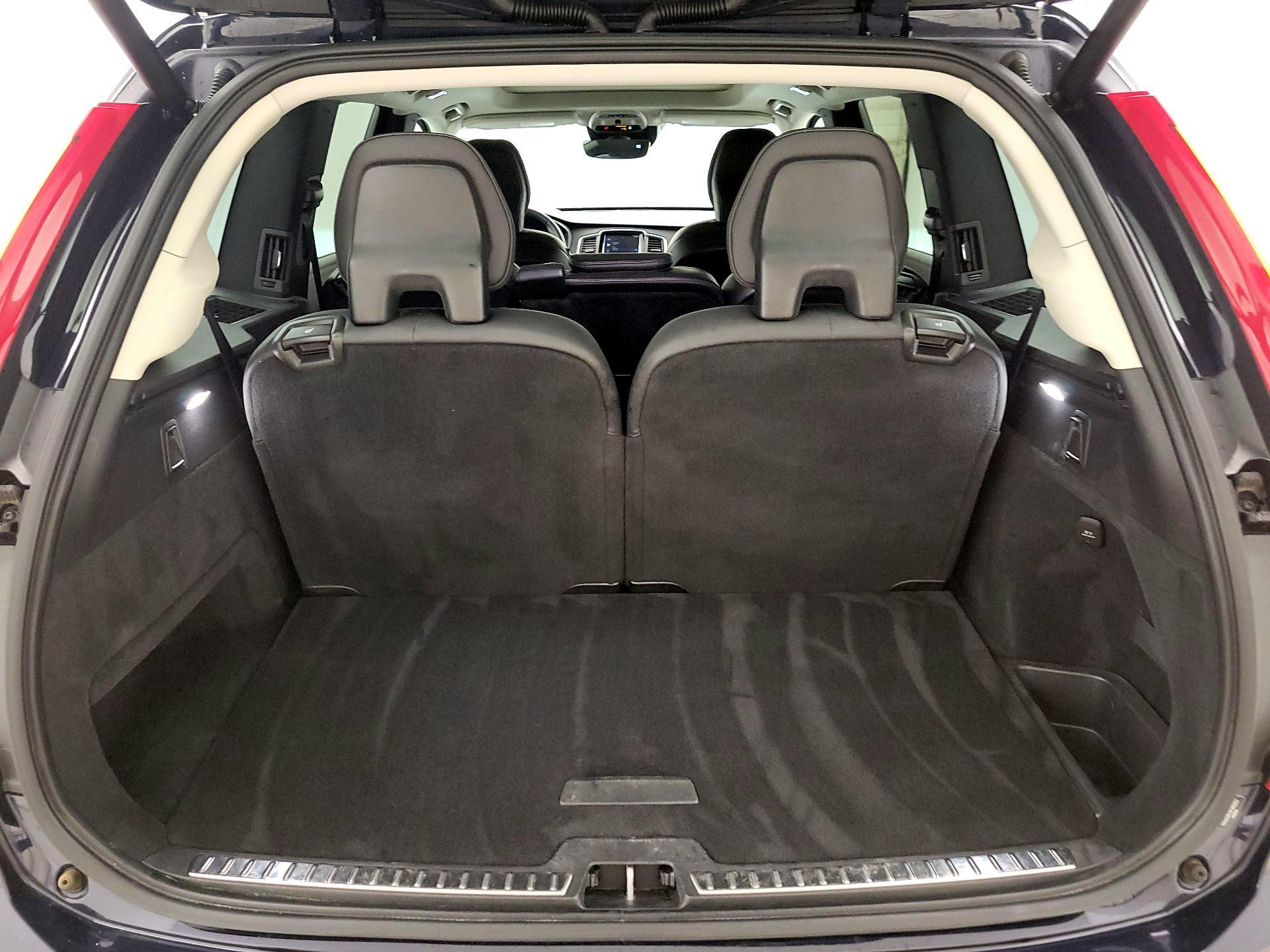 Thumbnail: 2019 Volvo XC90 - 18