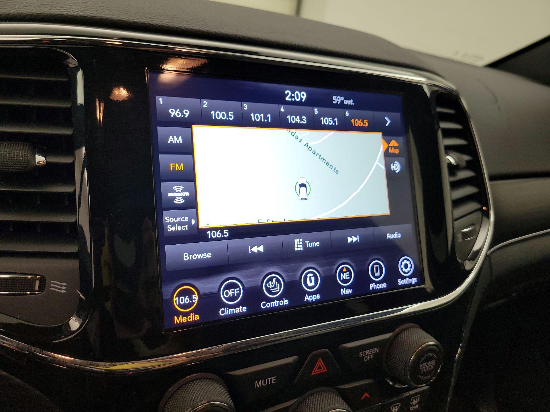 Thumbnail: 2021 Jeep Grand Cherokee - 14