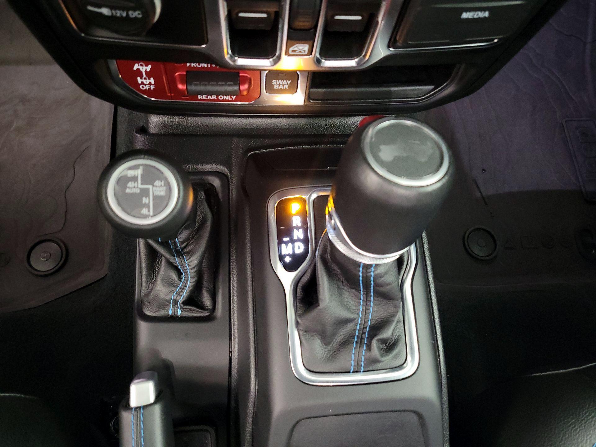 Thumbnail: 2022 Jeep Wrangler - 16