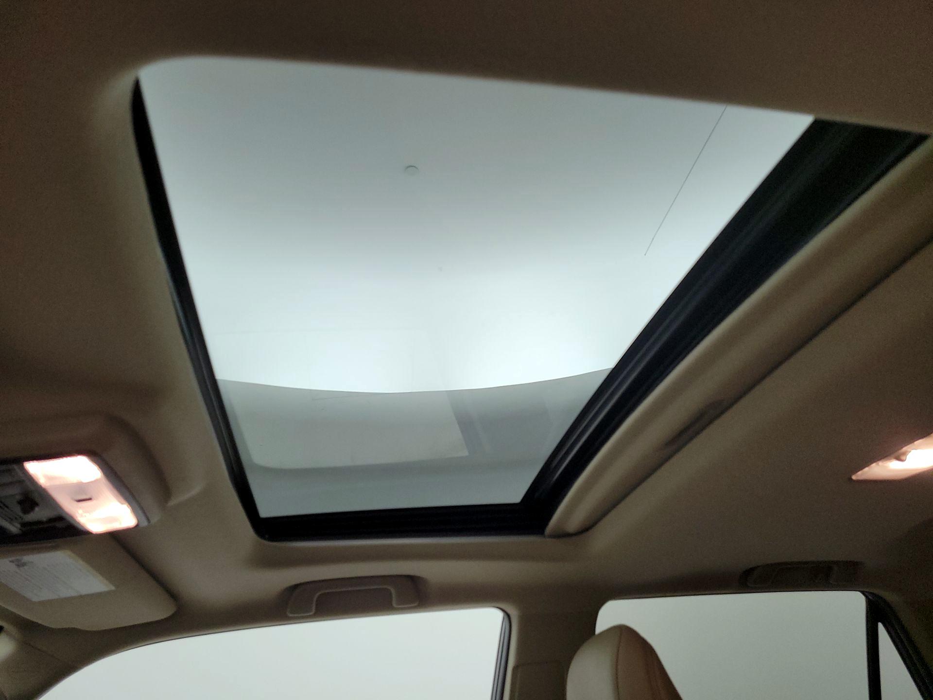 Thumbnail: 2019 Toyota 4Runner - 17