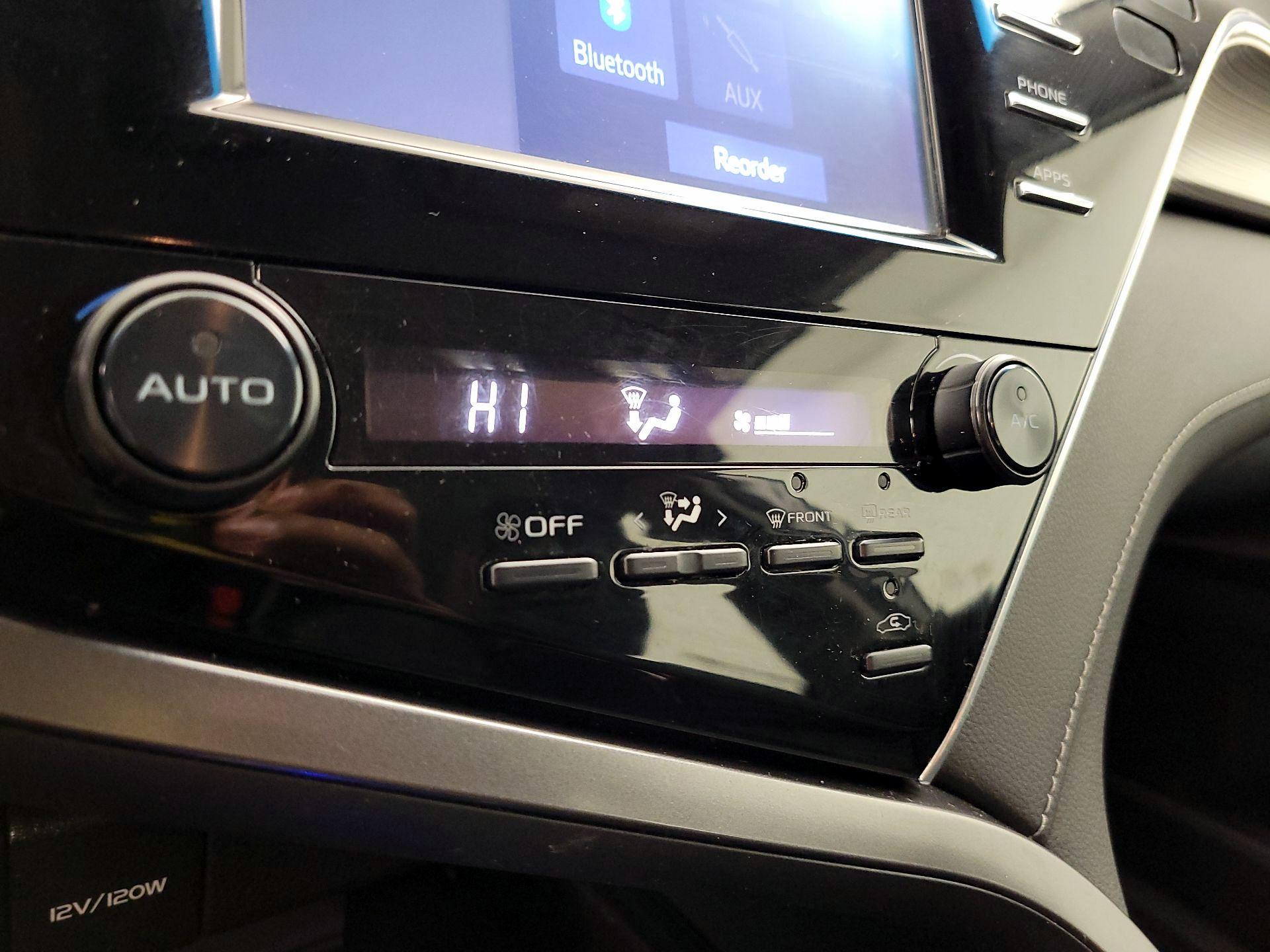 Thumbnail: 2018 Toyota Camry - 15