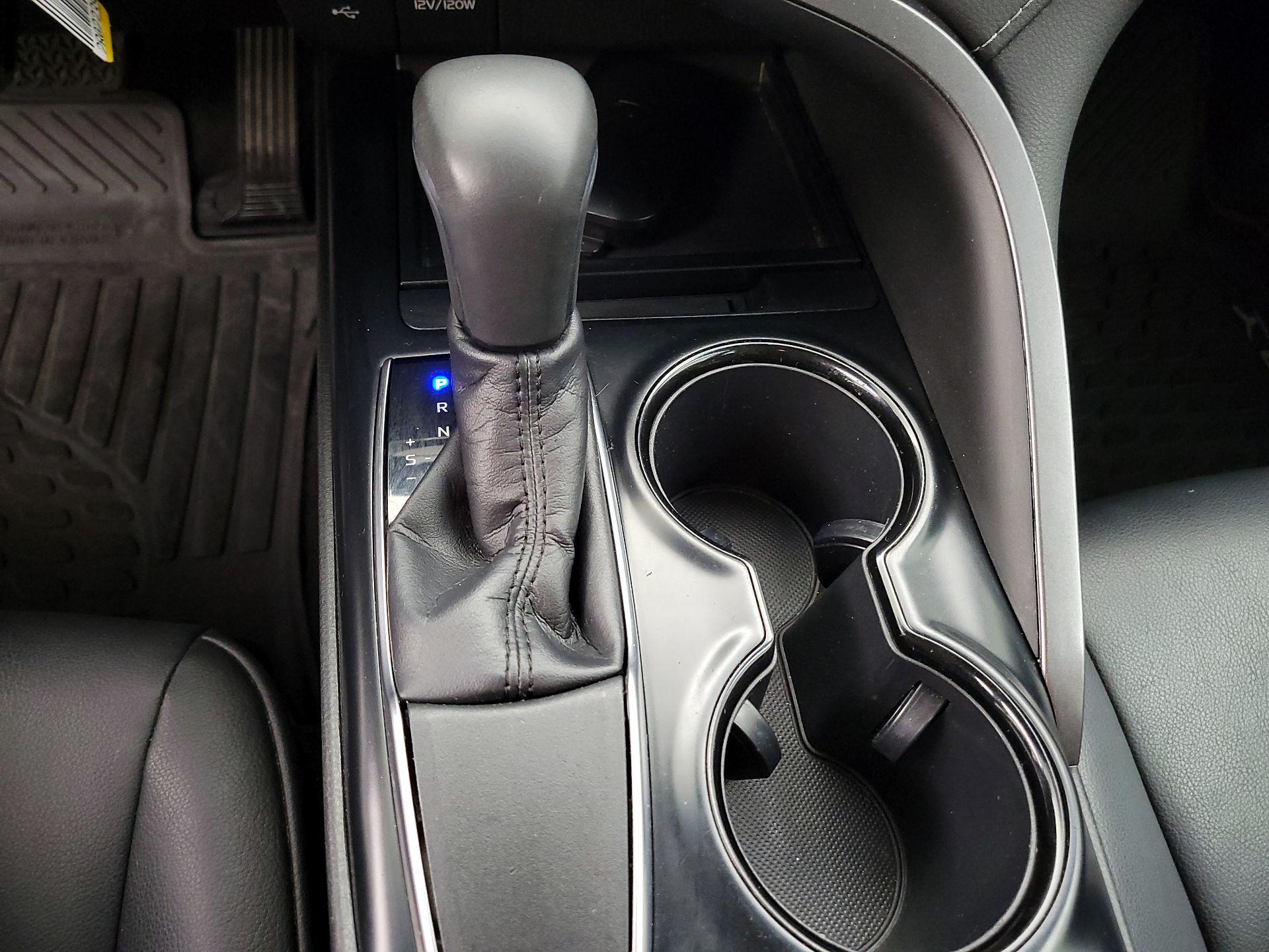 Thumbnail: 2018 Toyota Camry - 16