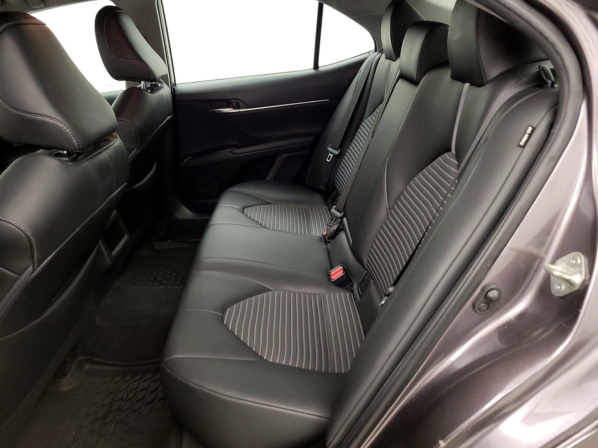 Thumbnail: 2018 Toyota Camry - 17