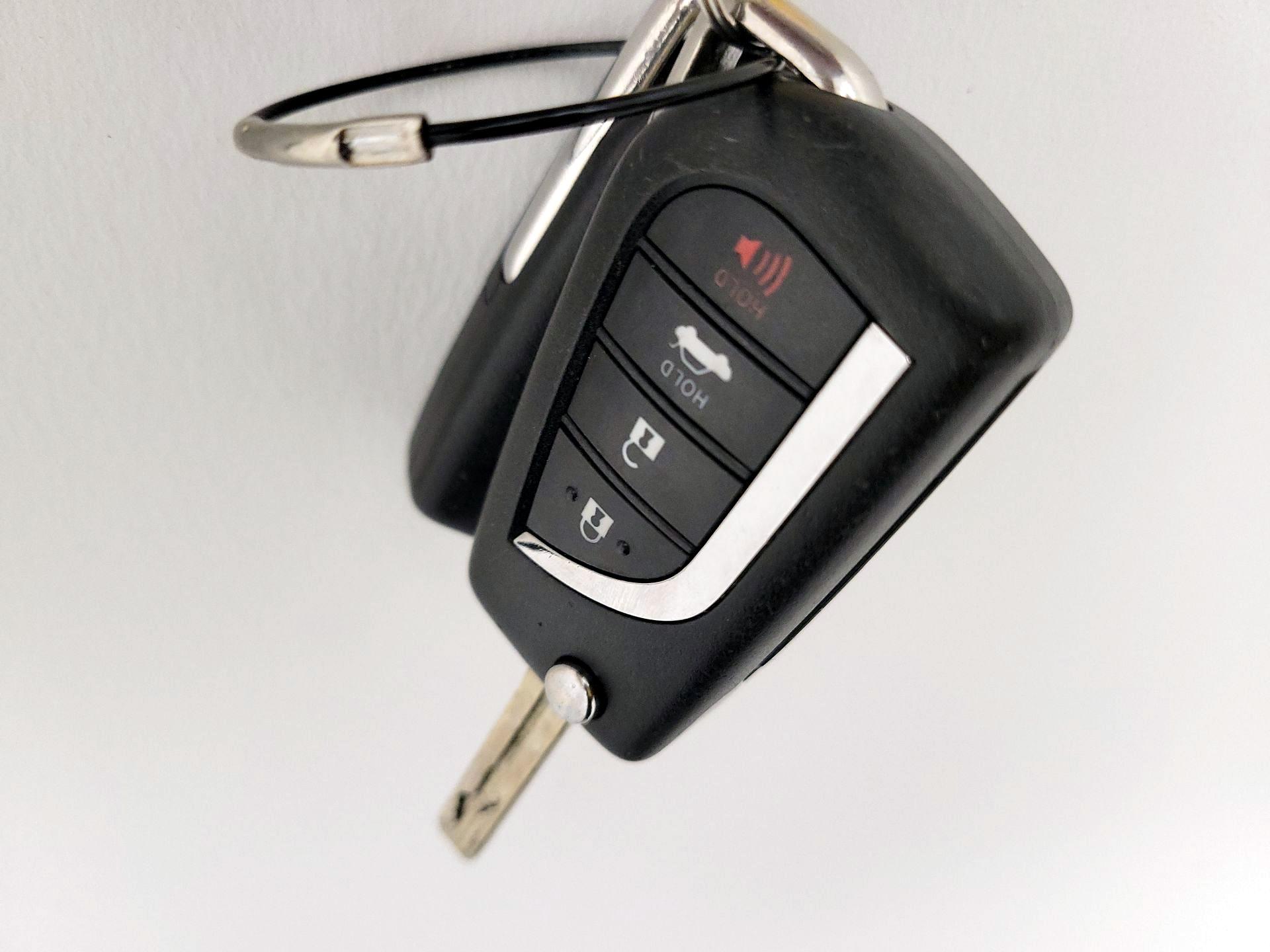 Thumbnail: 2018 Toyota Camry - 20