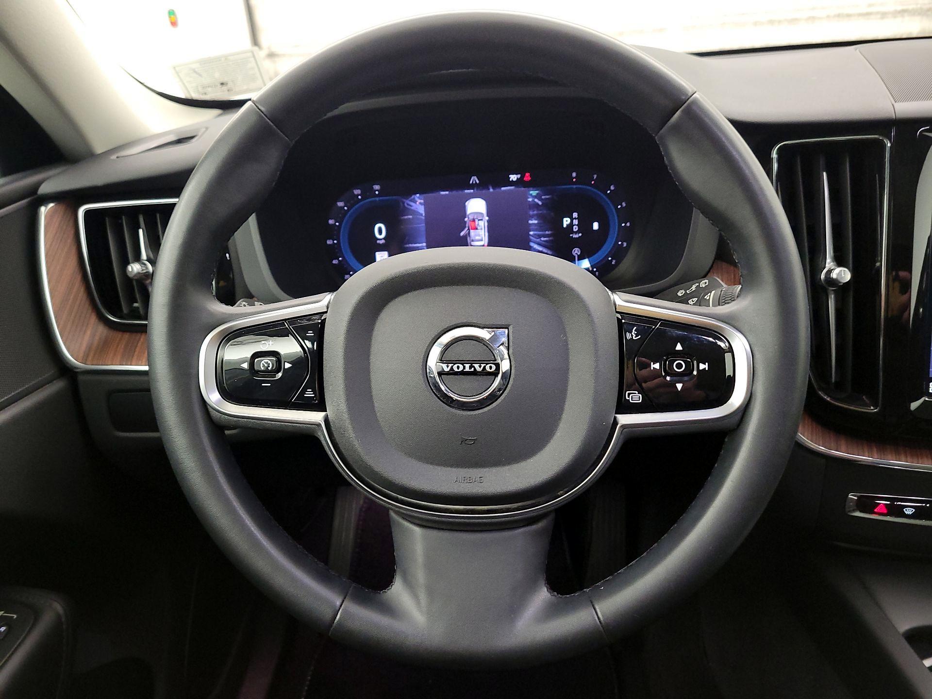 Thumbnail: 2024 Volvo XC60 - 10