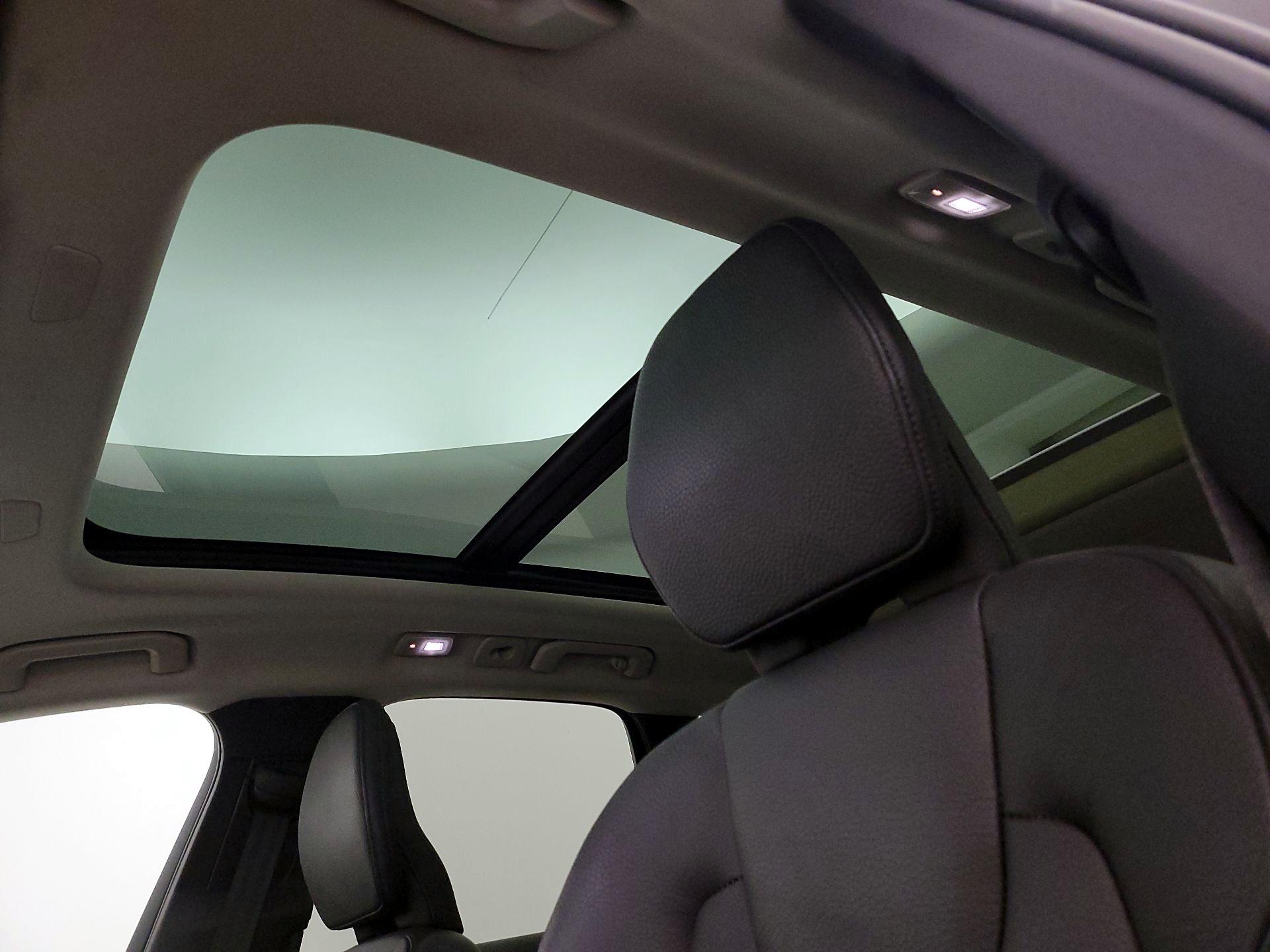 Thumbnail: 2024 Volvo XC60 - 17