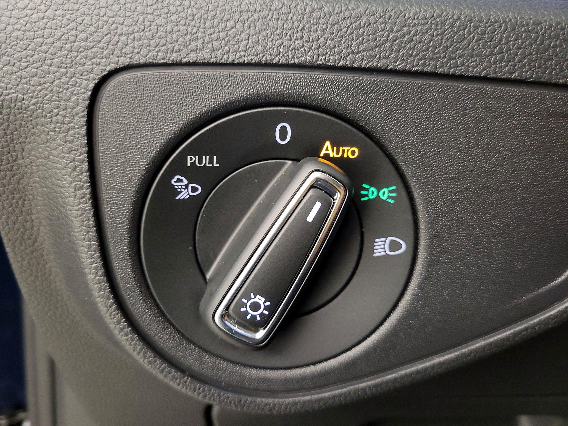 Thumbnail: 2021 Volkswagen Atlas - 13