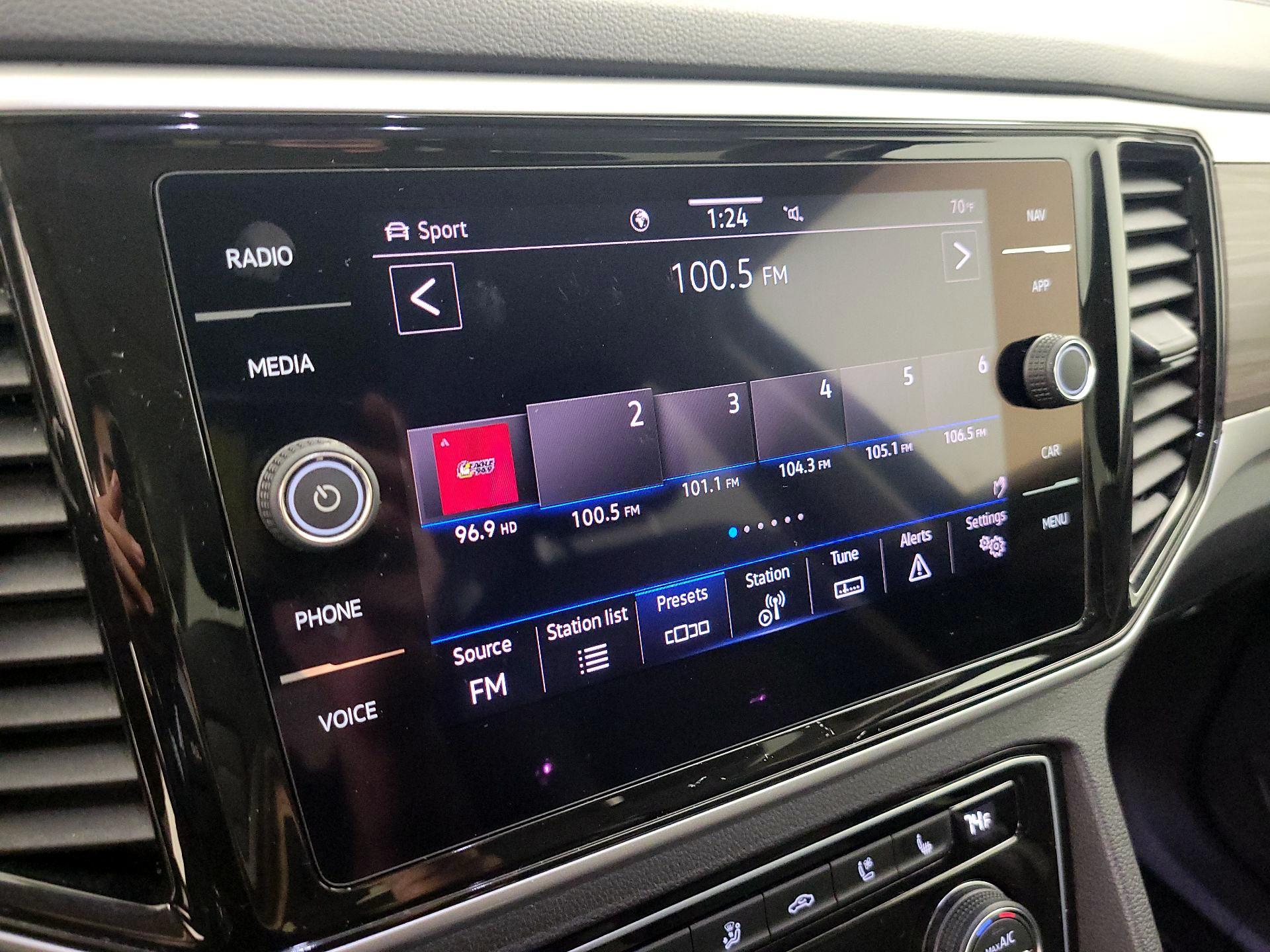 Thumbnail: 2021 Volkswagen Atlas - 15