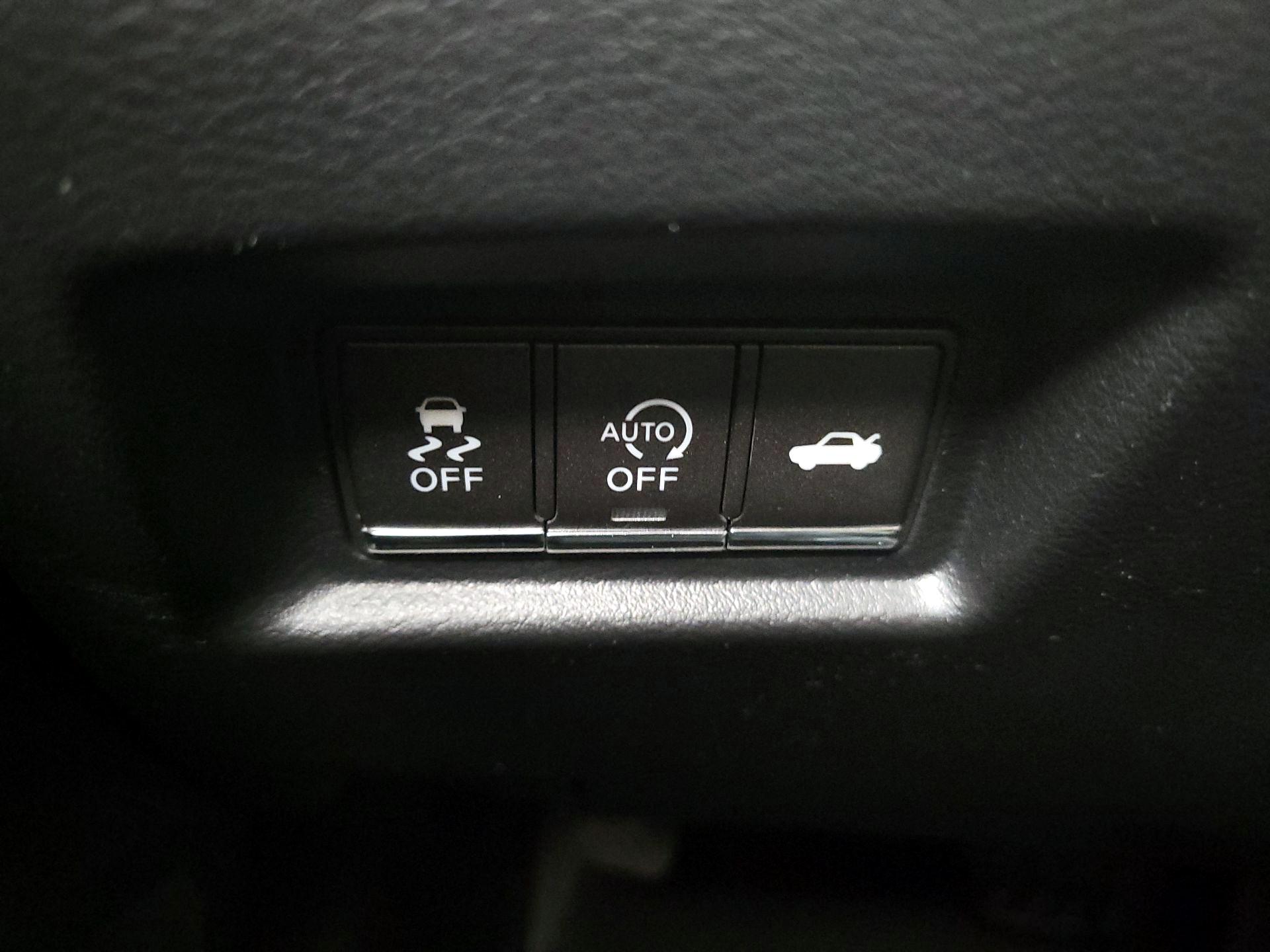 Thumbnail: 2016 INFINITI Q50 - 13