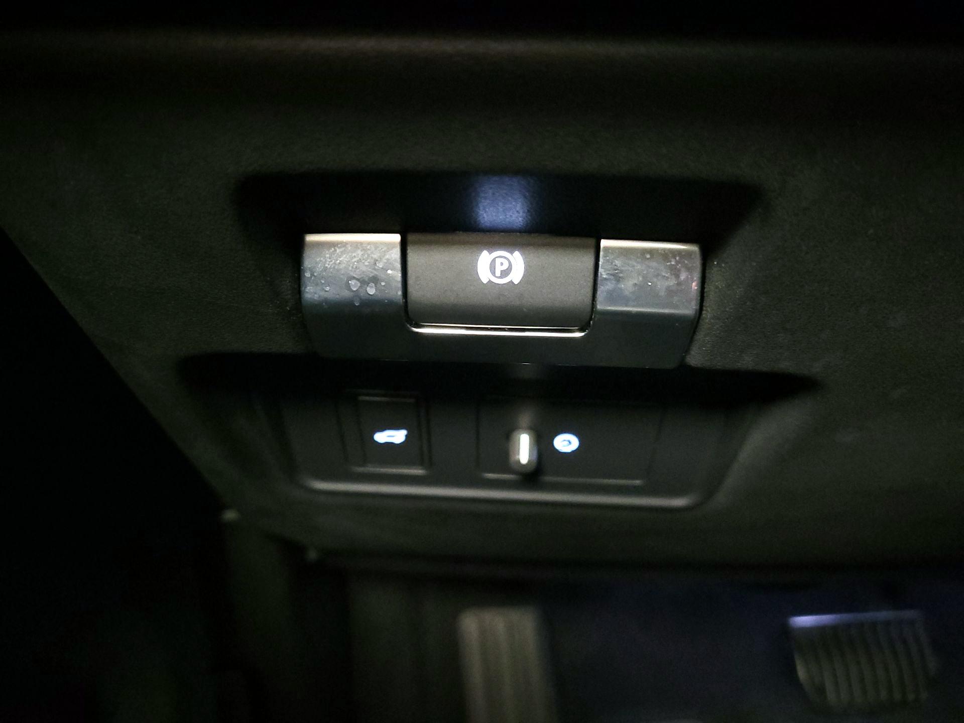 Thumbnail: 2020 Land Rover Range Rover Evoque - 13