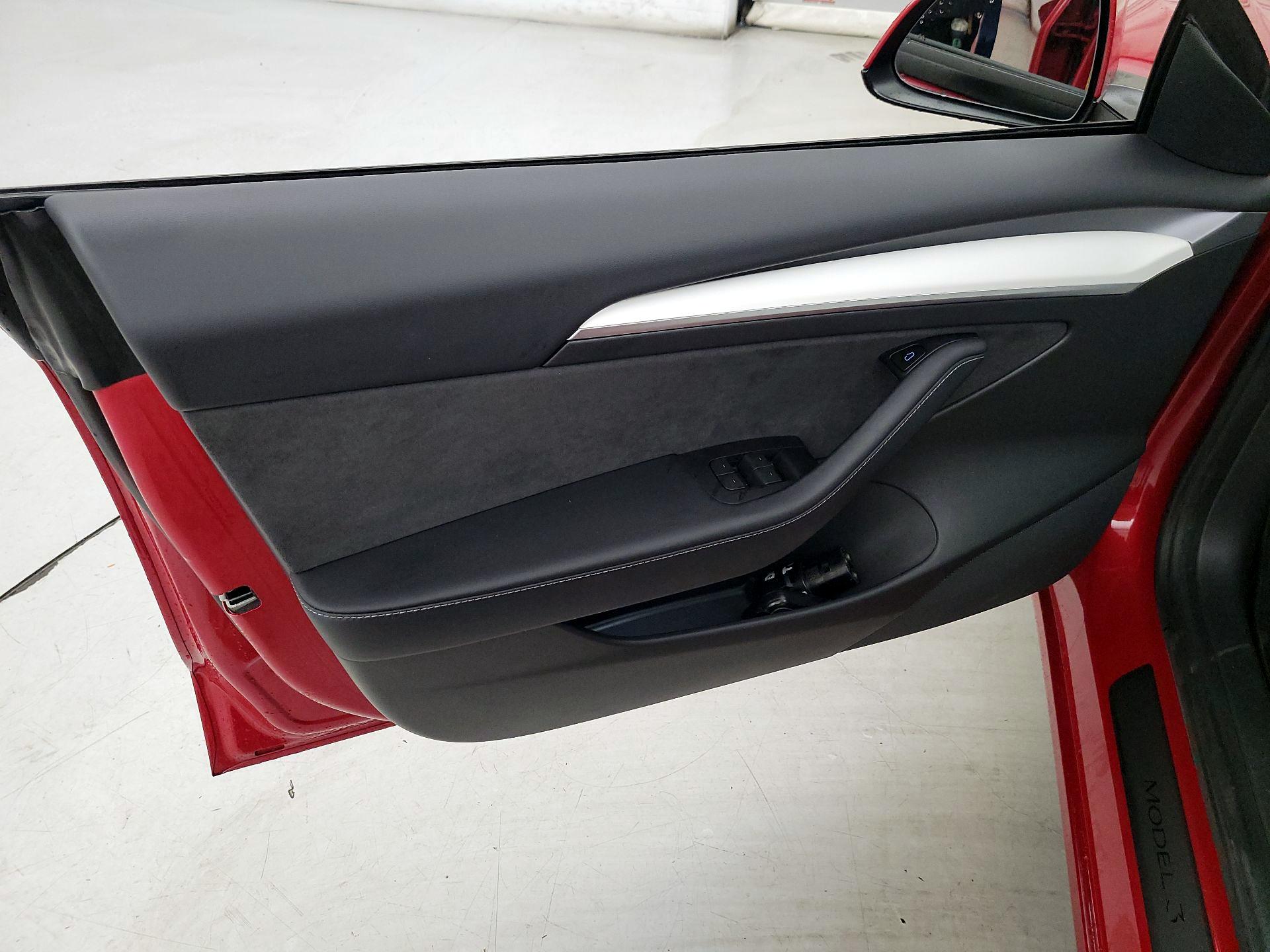 Thumbnail: 2022 Tesla Model 3 - 12