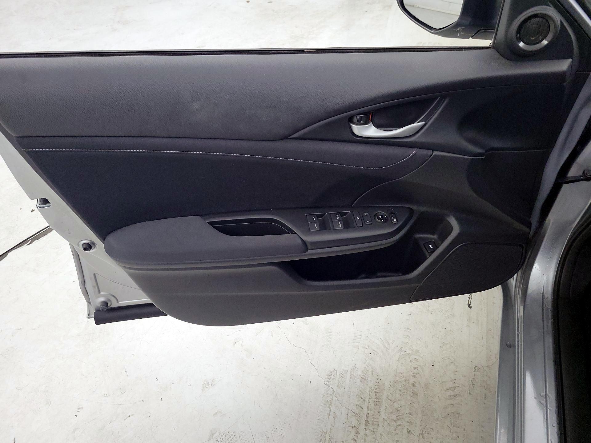 Thumbnail: 2019 Honda Insight - 12