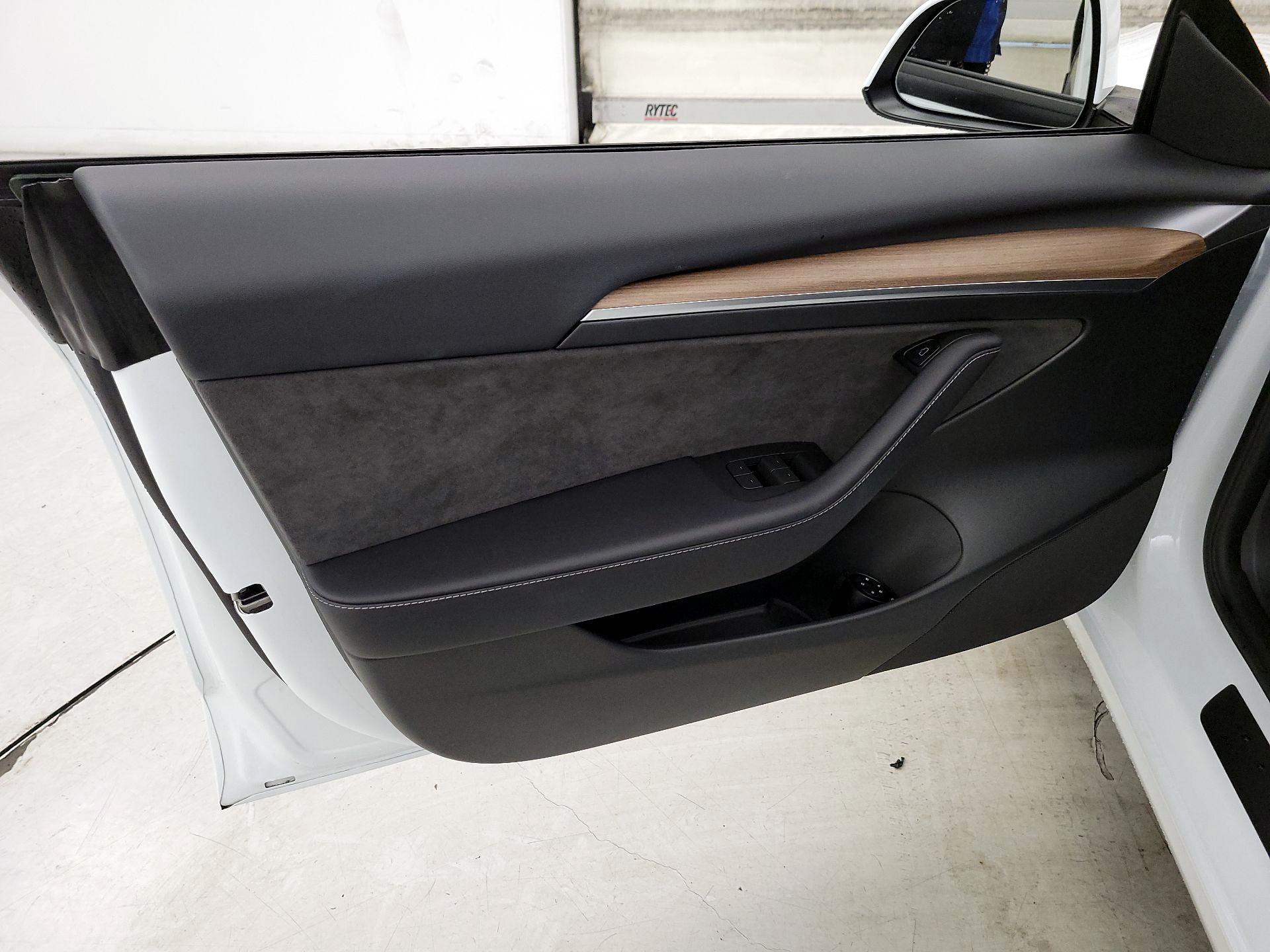 Thumbnail: 2023 Tesla Model 3 - 12