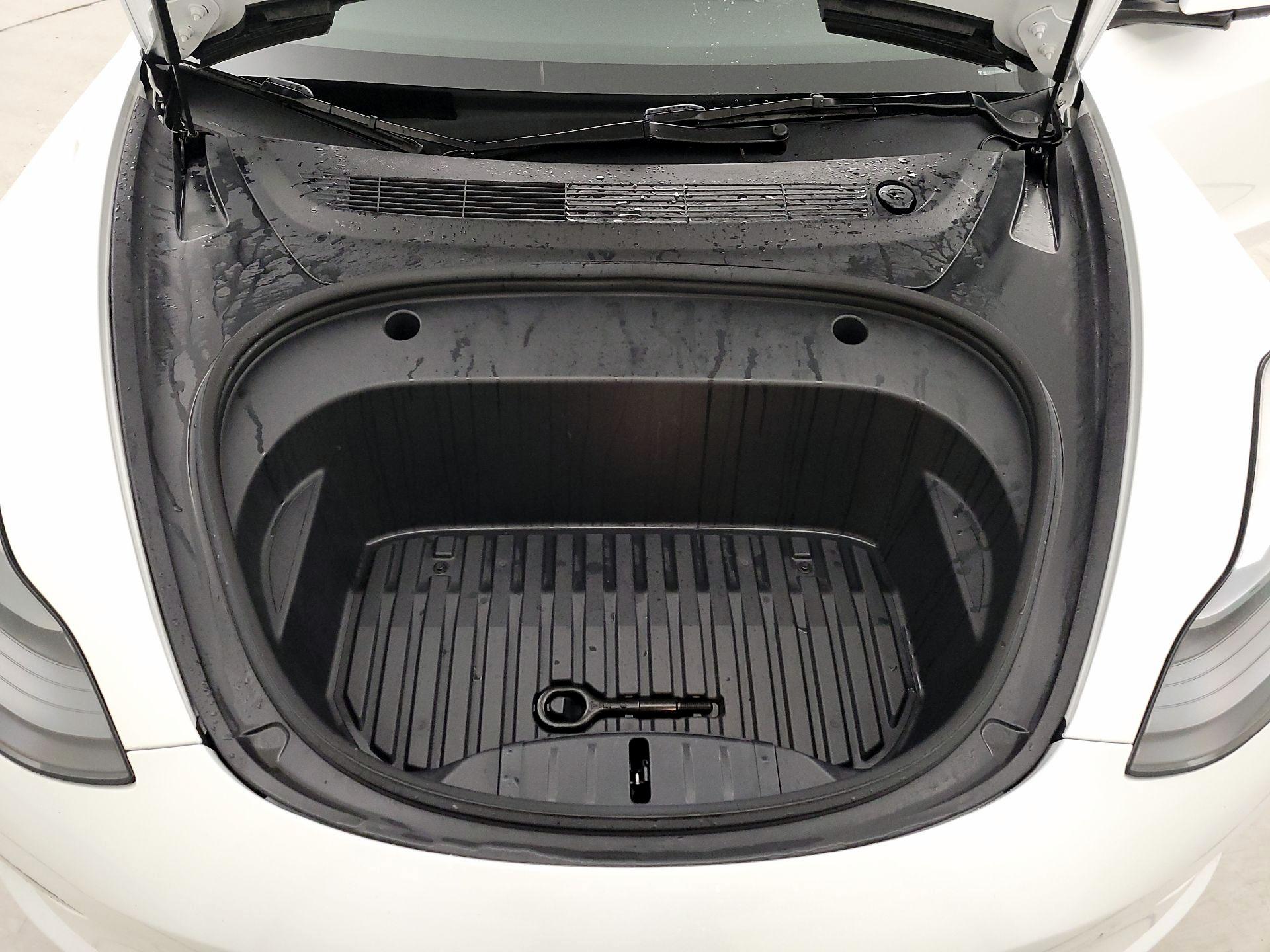 Thumbnail: 2023 Tesla Model 3 - 19