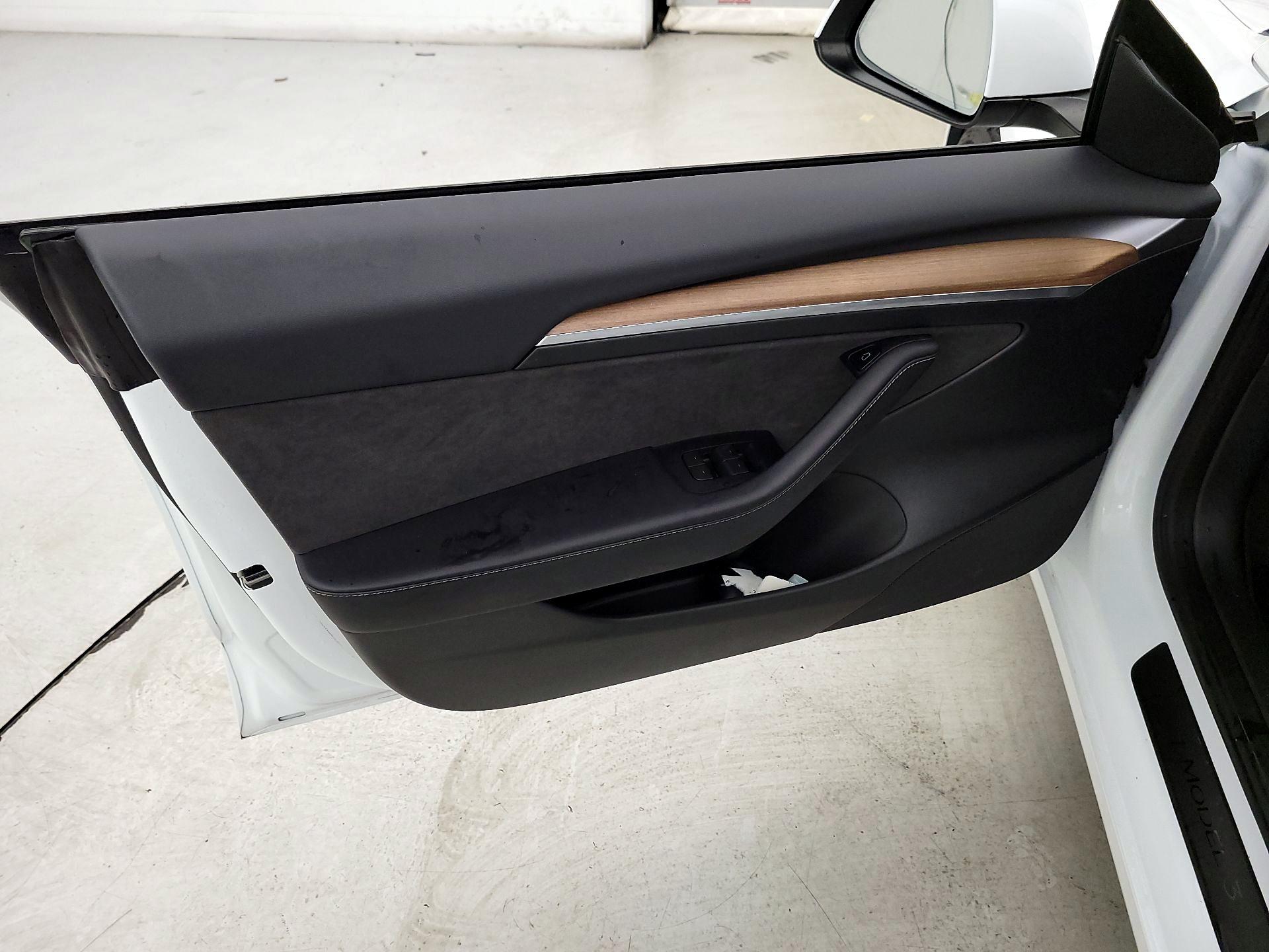 Thumbnail: 2023 Tesla Model 3 - 12