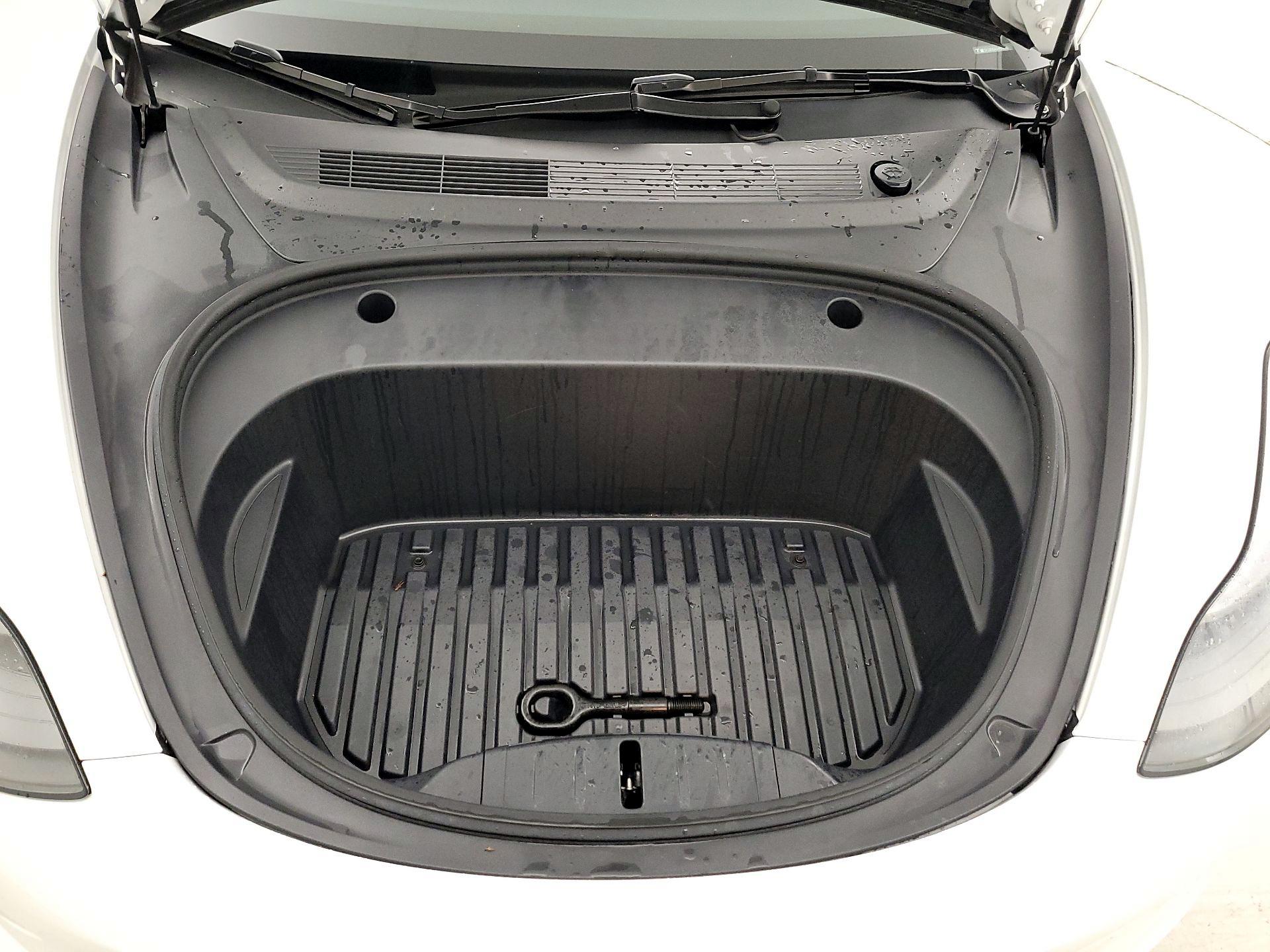 Thumbnail: 2023 Tesla Model 3 - 19