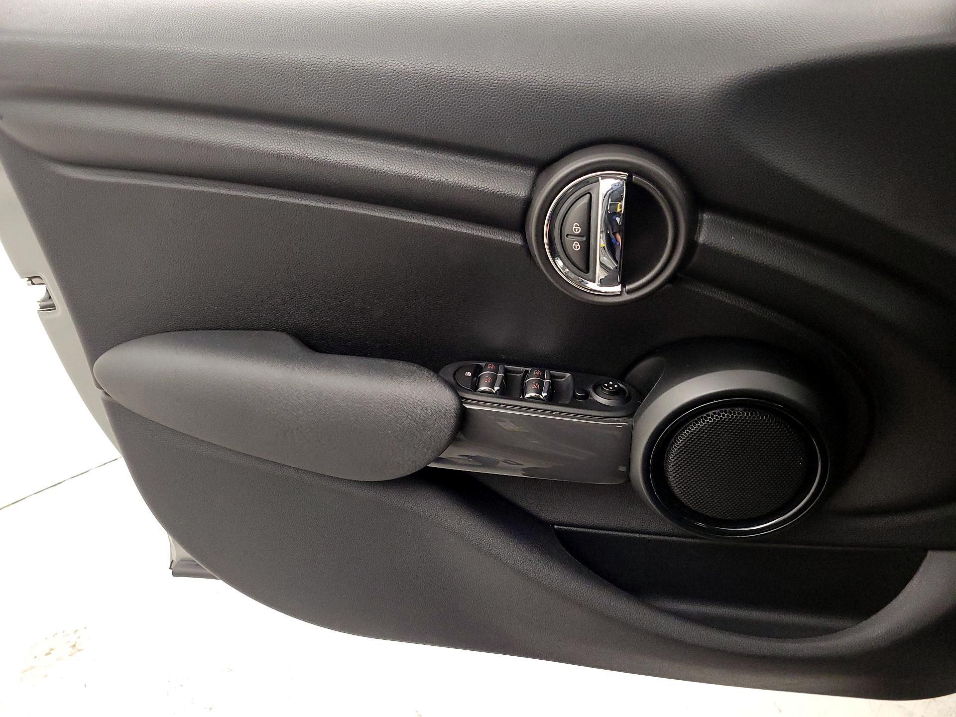 Thumbnail: 2018 MINI Cooper Hardtop - 12