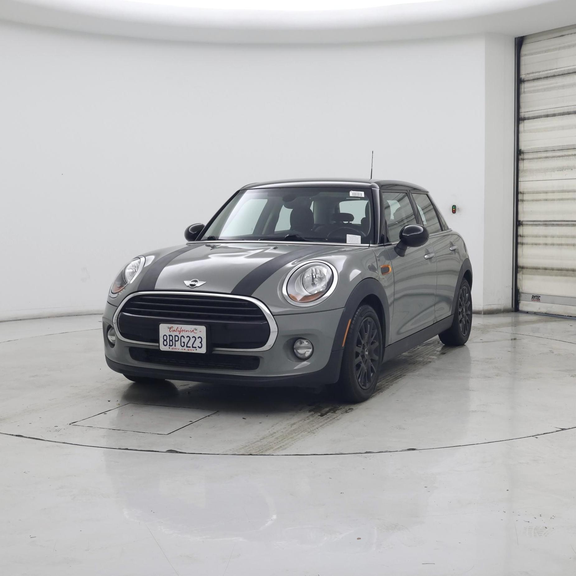 Thumbnail: 2018 MINI Cooper Hardtop - 4